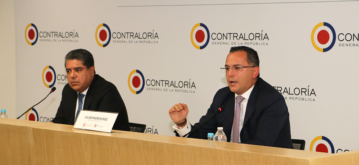 Contralor General de la República y  Contralor de Bogotá D.C en rueda de prensa
