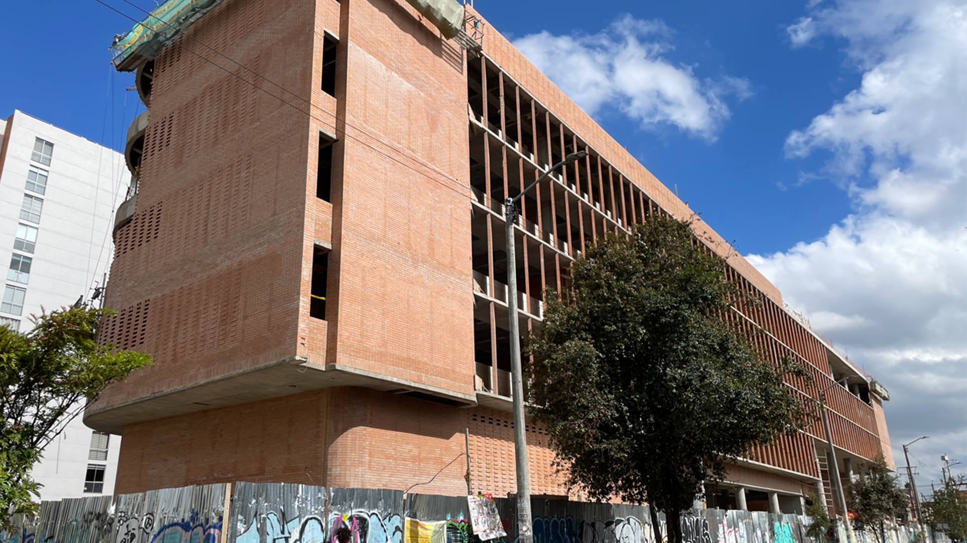 Fachada del colegio Hipotecho Feliza Bursztyn de Bogotá