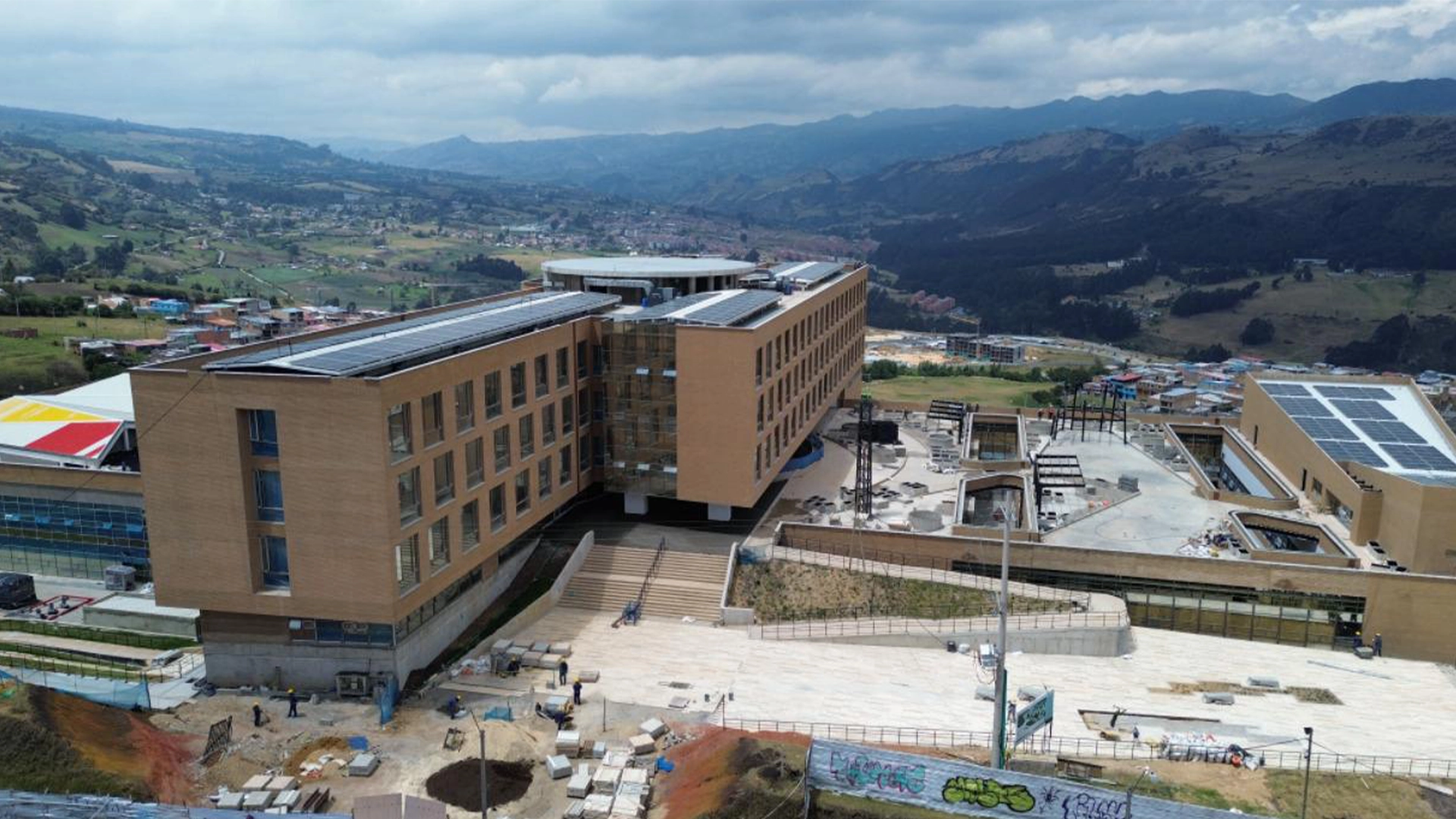 La Contraloría recorrió este megaproyecto, en el que el Distrito invierte más de $292 mil millones, para verificar su avance.
