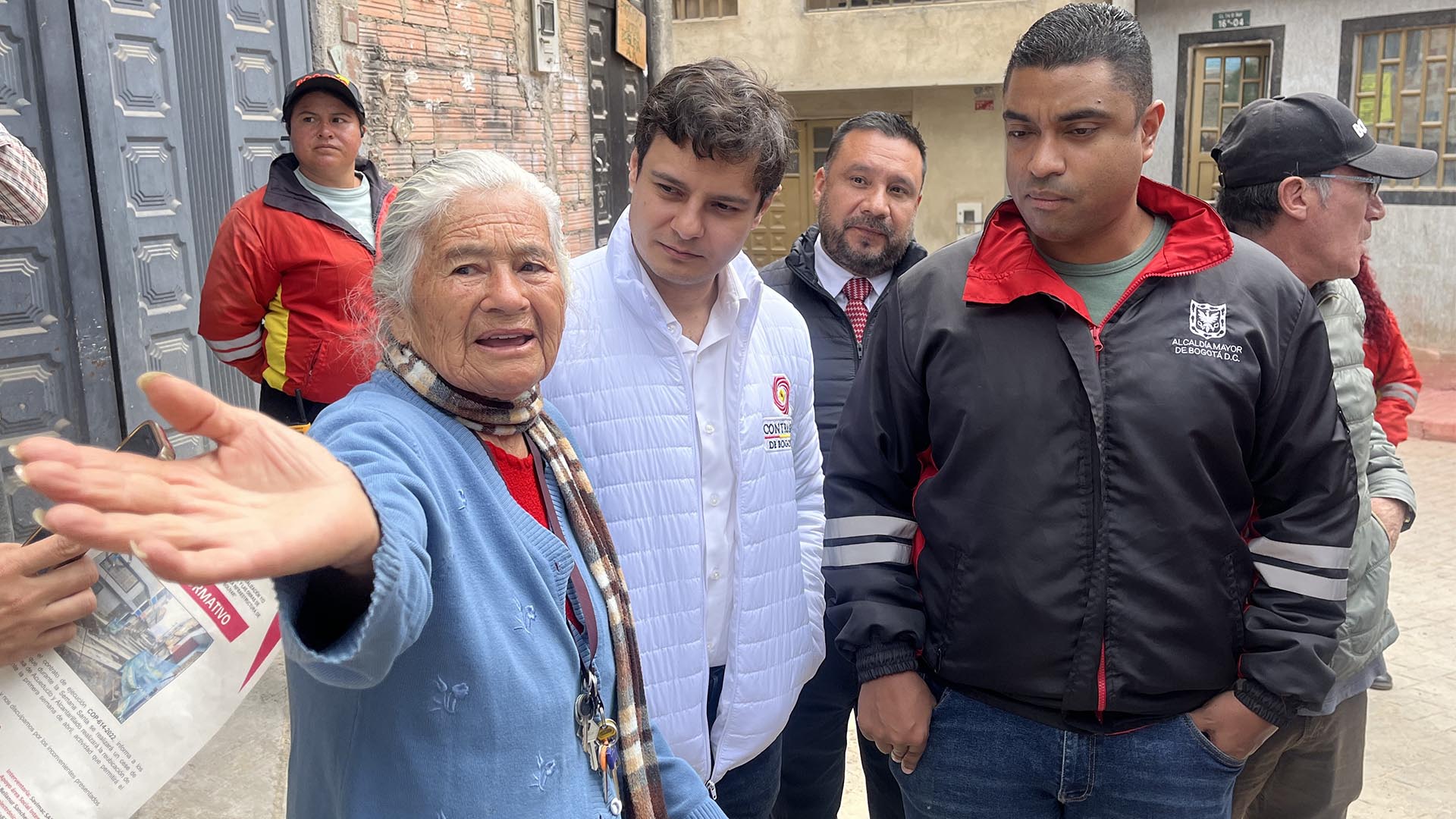 La Contraloría de Bogotá con las direcciones de Participación Ciudadana y de Educación, realizó una jornada especial de control fiscal con visitas a obras, encuentros ciudadanos (incluidos estudiantes) y revisión de contratos, en la Localidad de Ciudad Bolívar. Este tipo de actividades seguirán desarrollándose por todas las Localidades.