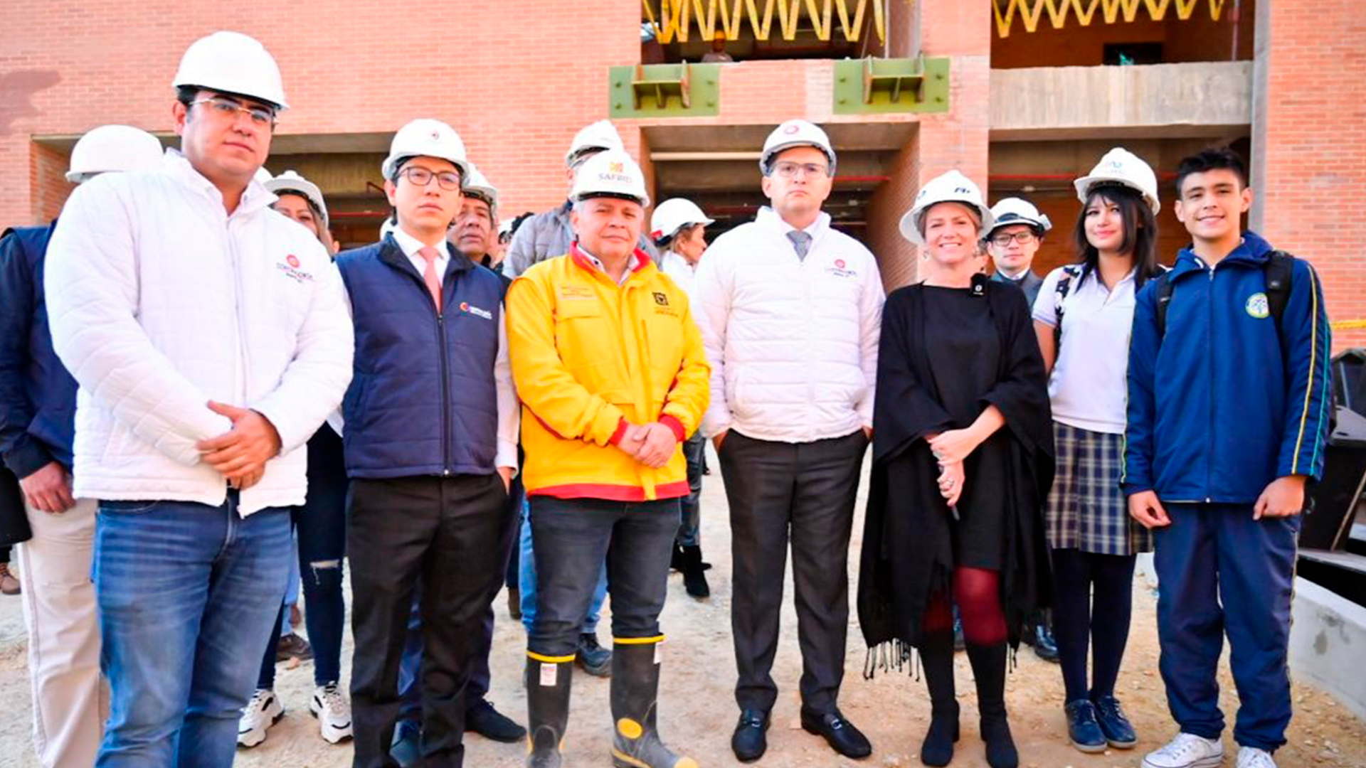 Con los equipos de las distintas sectoriales de la Contraloría de Bogotá, recorrimos 20 instituciones educativas para verificar los avances en sus construcciones, o correcta ejecución en obras de mejoramiento.