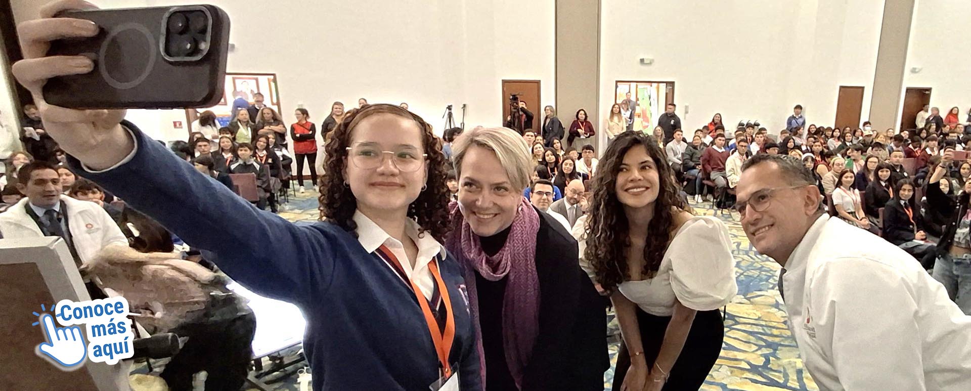 La Contraloría, en articulación con la Secretaría de Educación y el Instituto Distrital de la Participación y Acción Comunal – IDPAC, posesionó a 412 jóvenes como Contralores Estudiantiles para el 2025. Este evento constituye un hito en materia de participación ciudadana y control social, al consolidar el compromiso de las nuevas generaciones con la vigilancia de los recursos públicos y la transparencia en las instituciones educativas del Distrito.