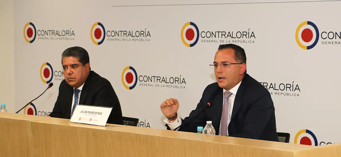 Contralor General de la República y  Contralor de Bogotá D.C en rueda de prensa