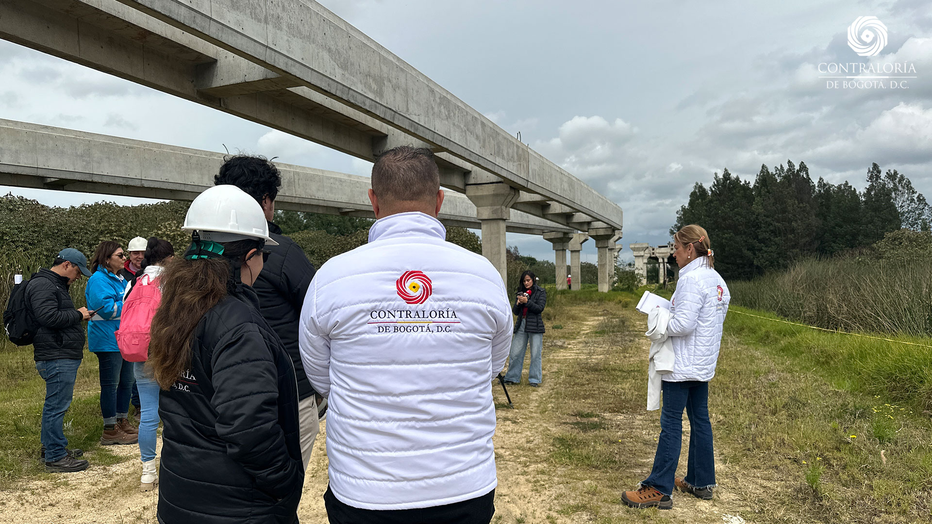 Funcionarios - Visita humedal Juan Amarillo
