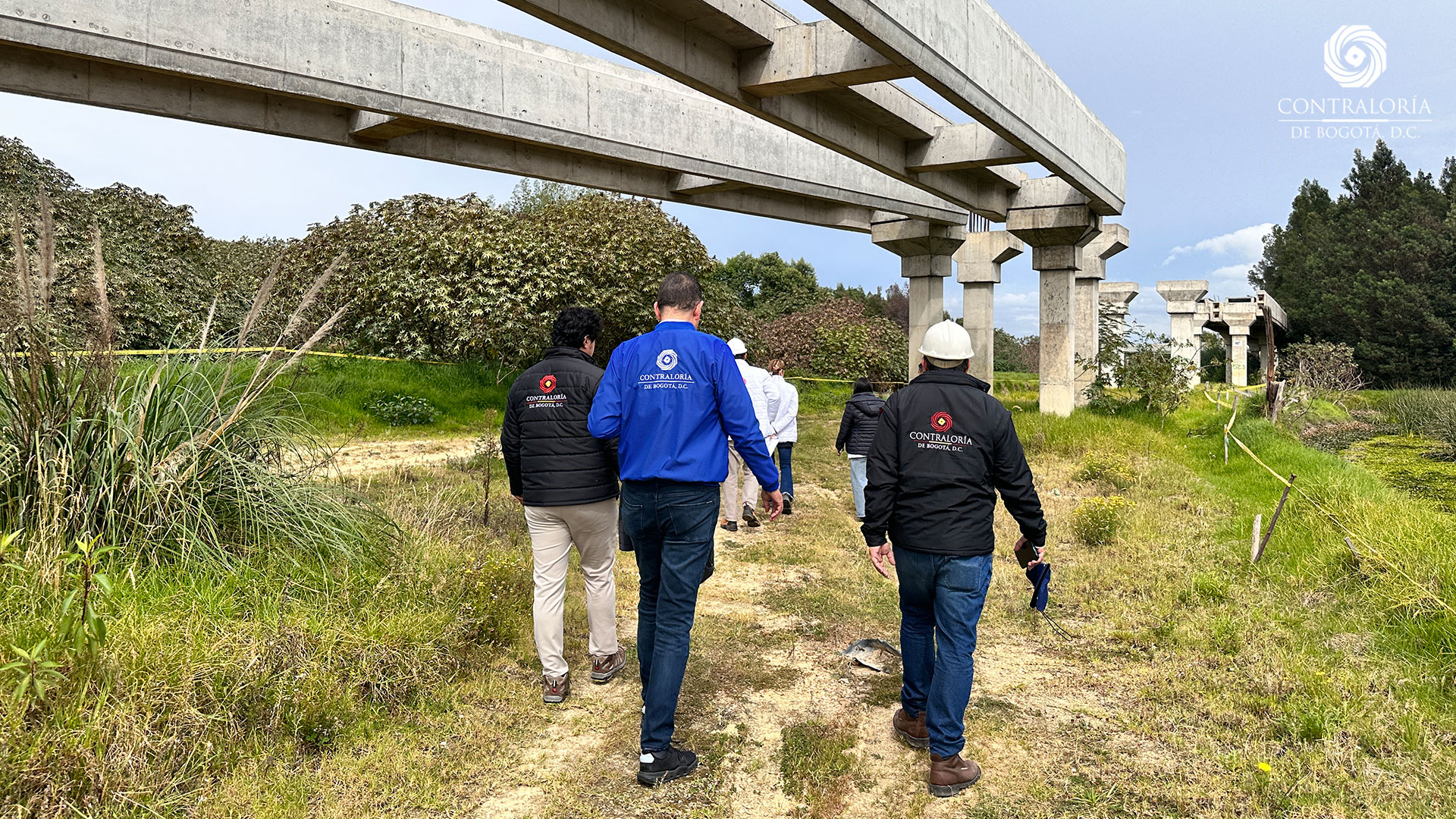 Funcionarios - Visita humedal Juan Amarillo
