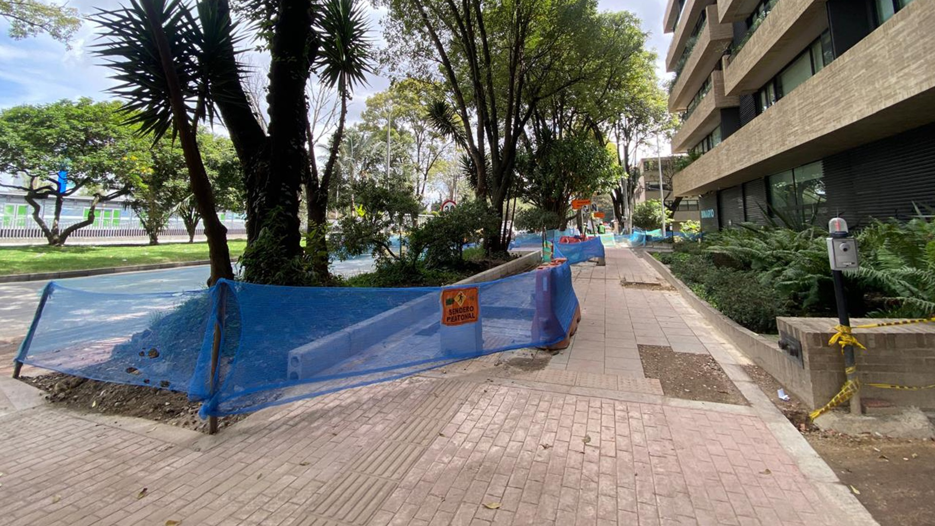 La Dirección de Movilidad recorrió las obras de andenes y ciclorutas de Autonorte (entre calles 80 y 128) donde el Distrito invierte más de $58.000 millones y que buscan beneficiar a más de 115 mil habitantes de las localidades de Usaquén y Chapinero.