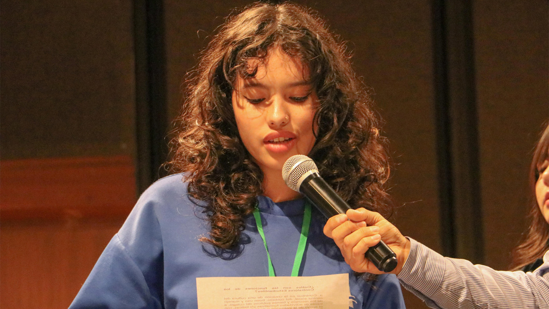 En la biblioteca Luis Ángel Arango se posesionaron 412 Contralores Estudiantiles para 2024. En el evento se firmó un compromiso para acompañar a estos jóvenes en el ejercicio de control que realizan en sus planteles.
