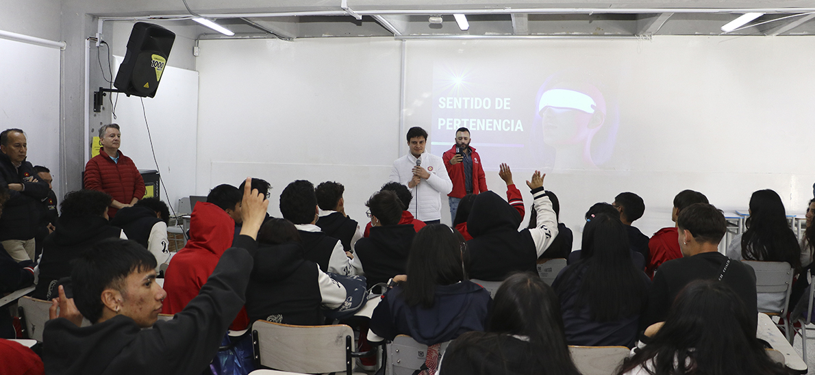 Una jornada especial de control fiscal y participación ciudadana llevó a cabo la Contraloría en la Localidad de San Cristóbal, con la participación del Contralor Auxiliar, Javier Reyes, y del equipo de la Dirección de Participación Ciudadana. Allí se visitaron: I) el proyecto de apartamentos Arboleda Santa Teresita II) el Colegio Moralba Sur, III) La Gerencia y la Alcaldía Local de San Cristóbal. También se hicieron reuniones con comunidades.