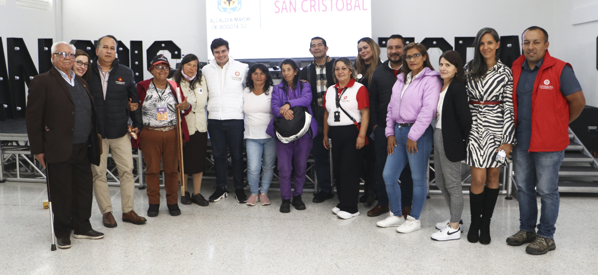 Una jornada especial de control fiscal y participación ciudadana llevó a cabo la Contraloría en la Localidad de San Cristóbal, con la participación del Contralor Auxiliar, Javier Reyes, y del equipo de la Dirección de Participación Ciudadana. Allí se visitaron: I) el proyecto de apartamentos Arboleda Santa Teresita II) el Colegio Moralba Sur, III) La Gerencia y la Alcaldía Local de San Cristóbal. También se hicieron reuniones con comunidades.