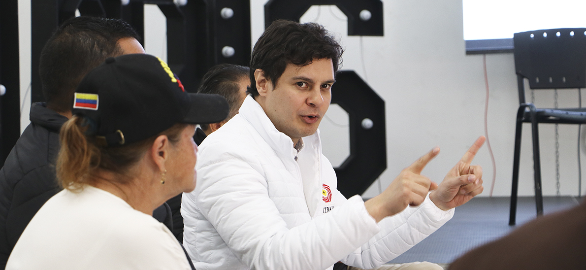 Una jornada especial de control fiscal y participación ciudadana llevó a cabo la Contraloría en la Localidad de San Cristóbal, con la participación del Contralor Auxiliar, Javier Reyes, y del equipo de la Dirección de Participación Ciudadana. Allí se visitaron: I) el proyecto de apartamentos Arboleda Santa Teresita II) el Colegio Moralba Sur, III) La Gerencia y la Alcaldía Local de San Cristóbal. También se hicieron reuniones con comunidades.