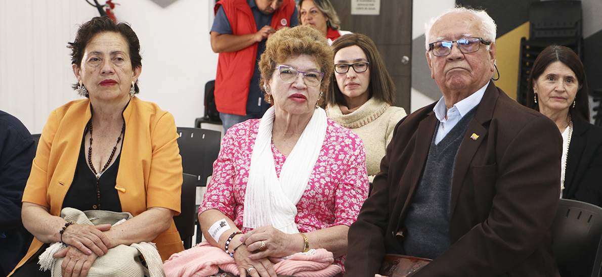Una jornada especial de control fiscal y participación ciudadana llevó a cabo la Contraloría en la Localidad de San Cristóbal, con la participación del Contralor Auxiliar, Javier Reyes, y del equipo de la Dirección de Participación Ciudadana. Allí se visitaron: I) el proyecto de apartamentos Arboleda Santa Teresita II) el Colegio Moralba Sur, III) La Gerencia y la Alcaldía Local de San Cristóbal. También se hicieron reuniones con comunidades.