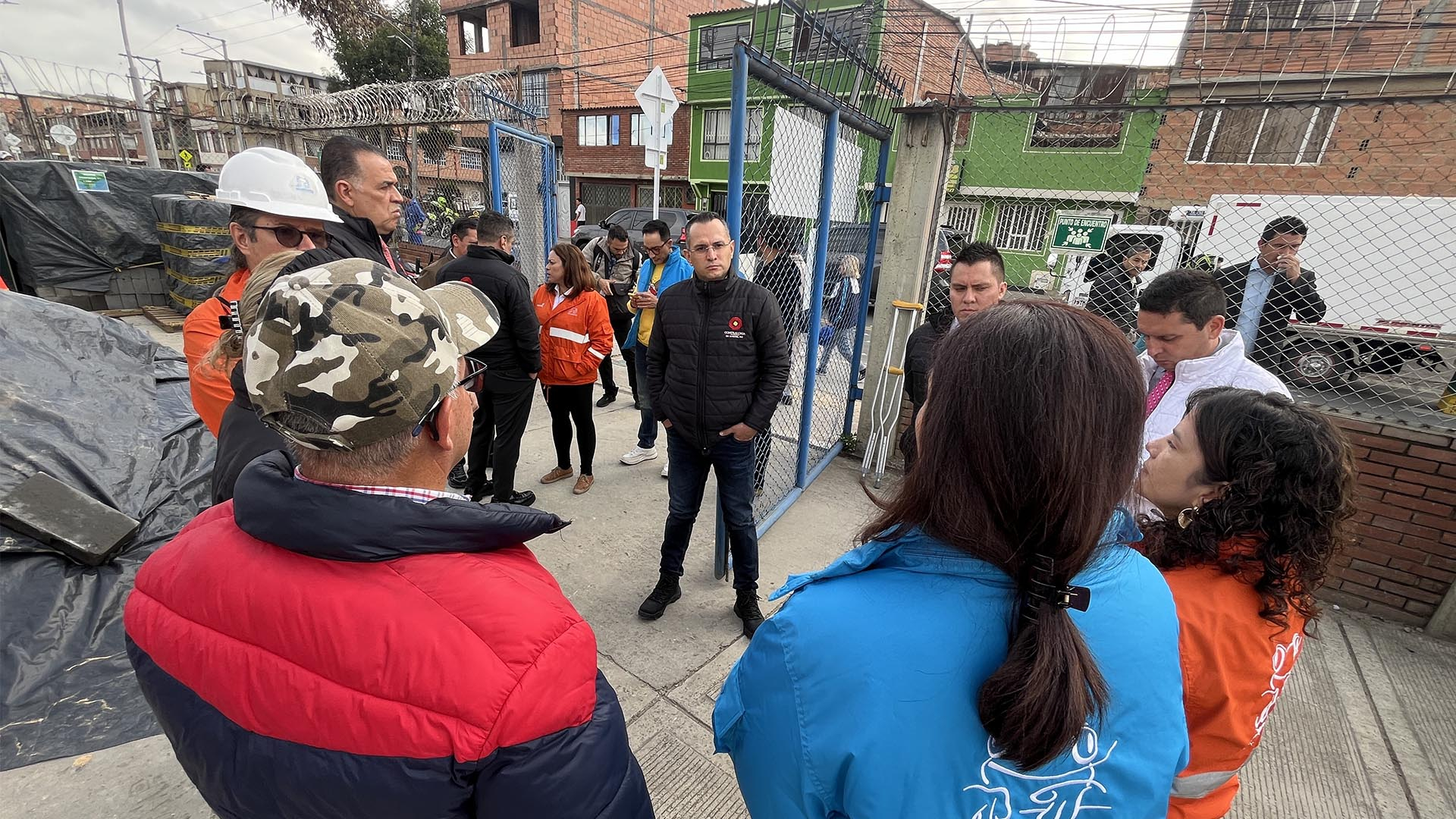 Con acompañamiento de la Contraloría se consiguió finalizar el By-Pass Britalia, proyecto para descontaminar parte del Río Bogotá, que beneficiará a más de 200 mil personas en Kennedy. En la entrega de la obra a la comunidad estuvieron el Contralor, Julián Mauricio Ruiz, y la gerente del Acueducto, Natasha Avendaño, quienes manifestaron que este es un ejemplo de cómo el trabajo institucional y coordinado puede arrojar resultados positivos para la ciudad.