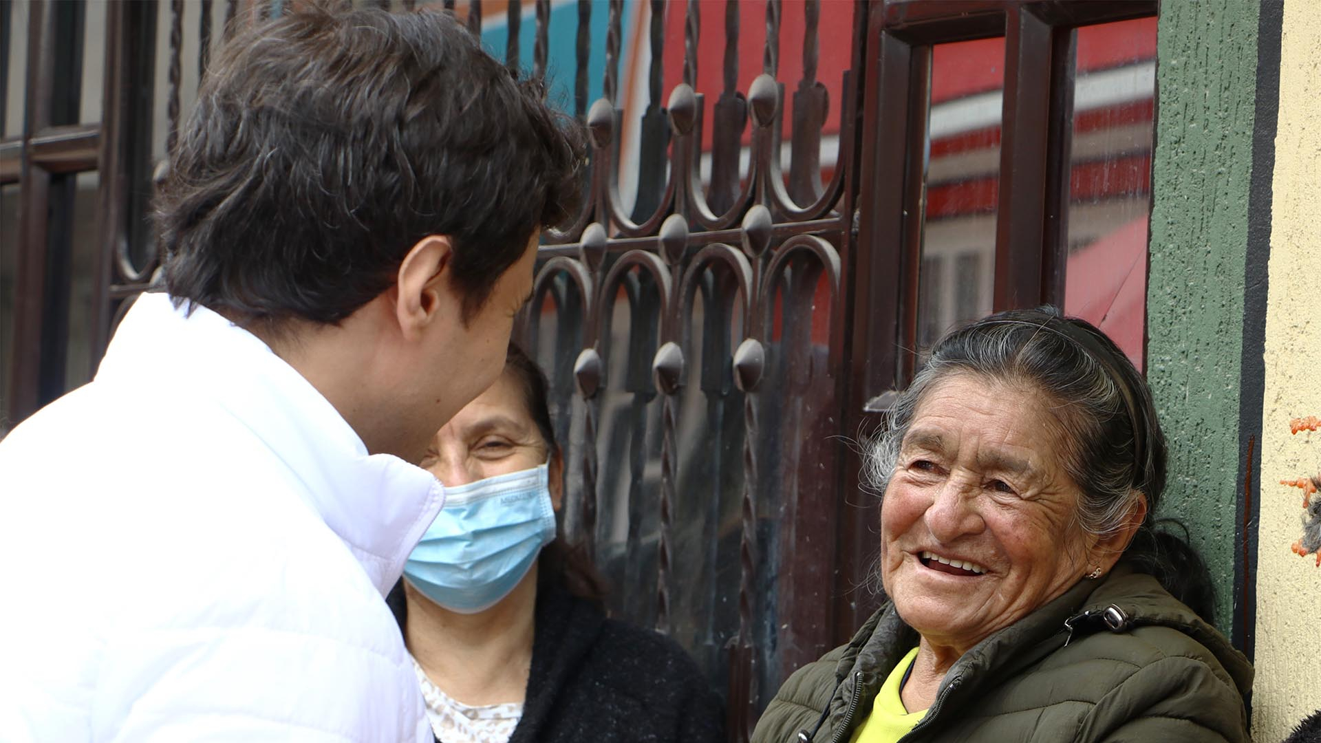 La Contraloría de Bogotá con las direcciones de Participación Ciudadana y de Educación, realizó una jornada especial de control fiscal con visitas a obras, encuentros ciudadanos (incluidos estudiantes) y revisión de contratos, en la Localidad de Ciudad Bolívar. Este tipo de actividades seguirán desarrollándose por todas las Localidades.