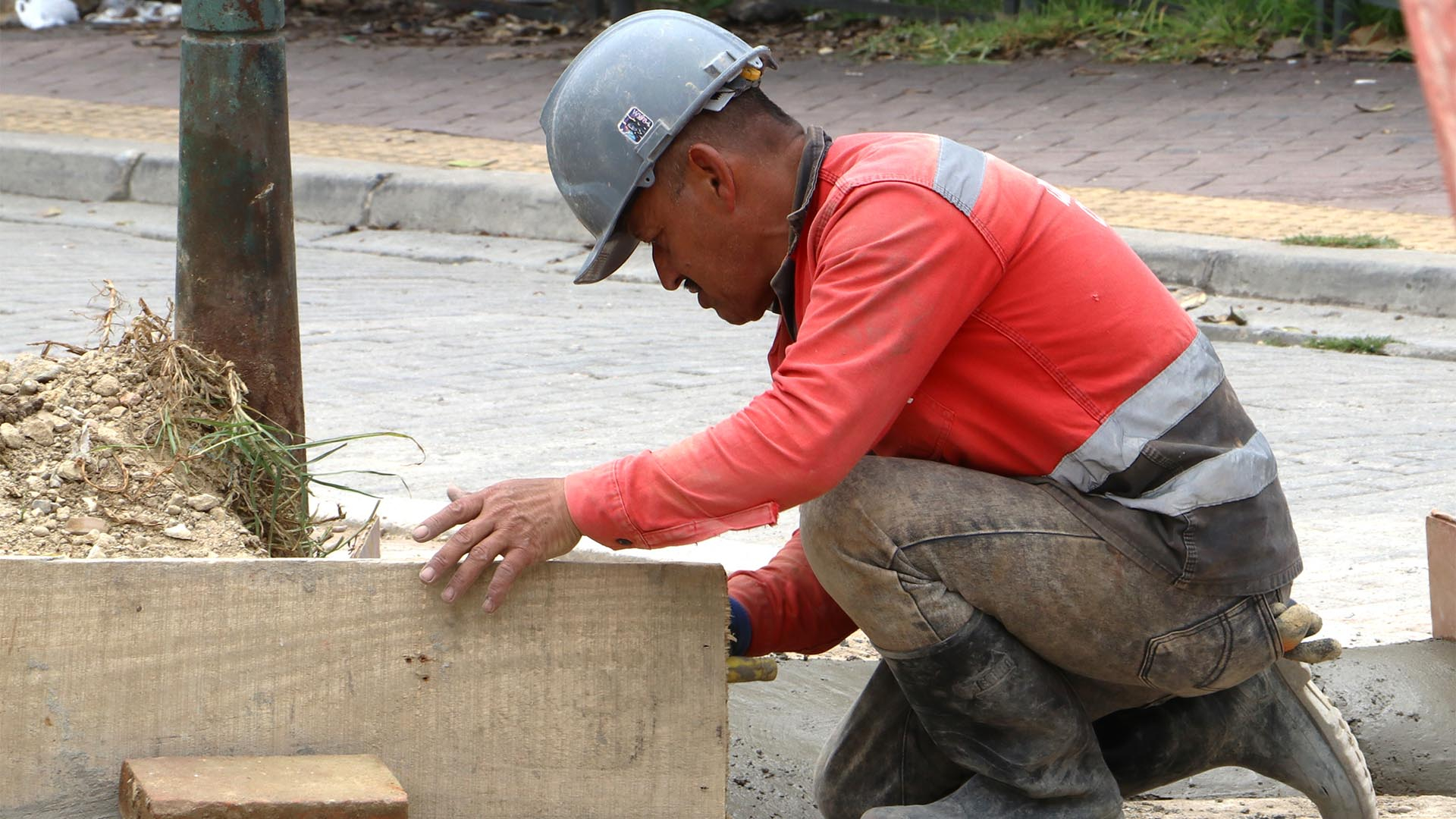 La Contraloría de Bogotá con las direcciones de Participación Ciudadana y de Educación, realizó una jornada especial de control fiscal con visitas a obras, encuentros ciudadanos (incluidos estudiantes) y revisión de contratos, en la Localidad de Ciudad Bolívar. Este tipo de actividades seguirán desarrollándose por todas las Localidades.