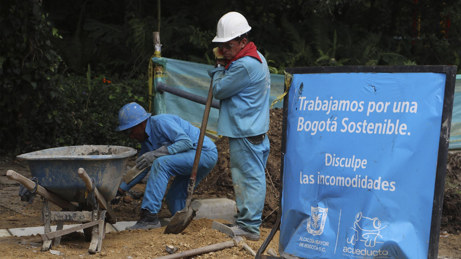 La Dirección de Participación Ciudadana y Desarrollo Local de la Contraloría, en cabeza de David José Valencia, realizó una jornada especial de control fiscal y diálogo con las comunidades en la Localidad de Suba, donde además de reuniones con sus habitantes y con la alcaldesa encargada Ana Isabel Hortúa, se hicieron visitas a proyectos como el sendero ecológico Niza Antigua.