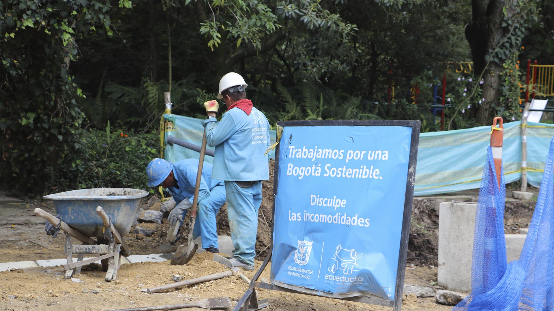 La Dirección de Participación Ciudadana y Desarrollo Local de la Contraloría, en cabeza de David José Valencia, realizó una jornada especial de control fiscal y diálogo con las comunidades en la Localidad de Suba, donde además de reuniones con sus habitantes y con la alcaldesa encargada Ana Isabel Hortúa, se hicieron visitas a proyectos como el sendero ecológico Niza Antigua.