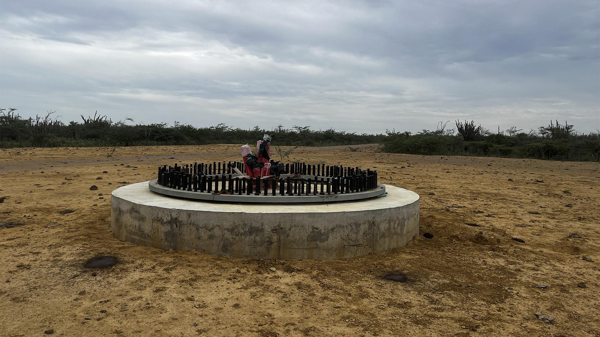La Contraloría de Bogotá trasladó un equipo técnico a La Guajira a revisar en terreno las inversiones hechas por Enel Colombia en el suspendido proyecto Parque Eólico Windpeshi. La diligencia consistente en una Visita Administrativa fue liderada por el propio contralor Julián Mauricio Ruiz.