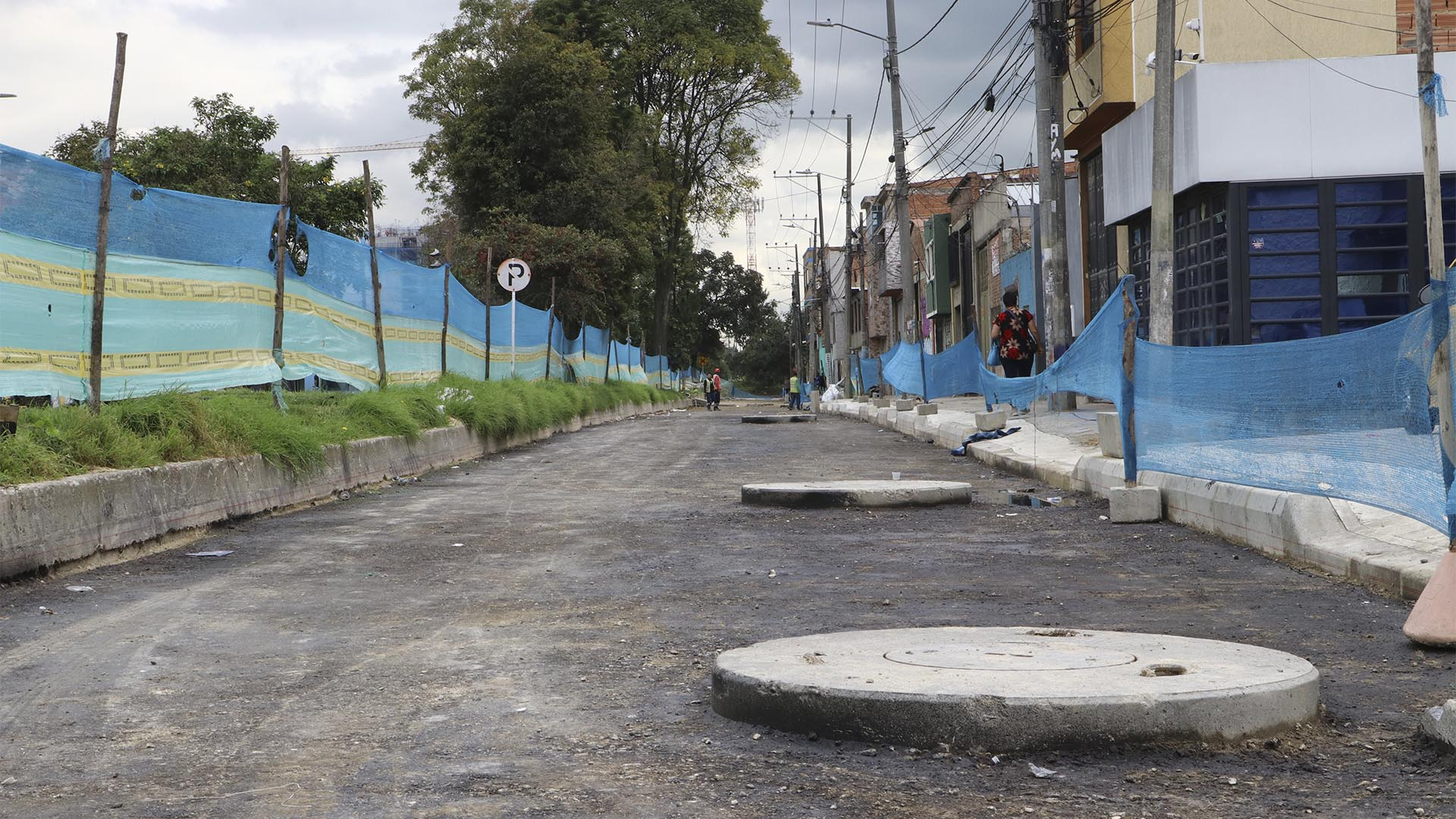 Con los equipos de Participación Ciudadana y Educación, liderados por el contralor auxiliar Javier Reyes, revisamos las obras de los colegios Villemar El Carmen y María Josefa Canelones, además de las intervenciones a 13 segmentos viales del barrio Atahualpa. Por supuesto, también escuchamos a la comunidad de esta Localidad.