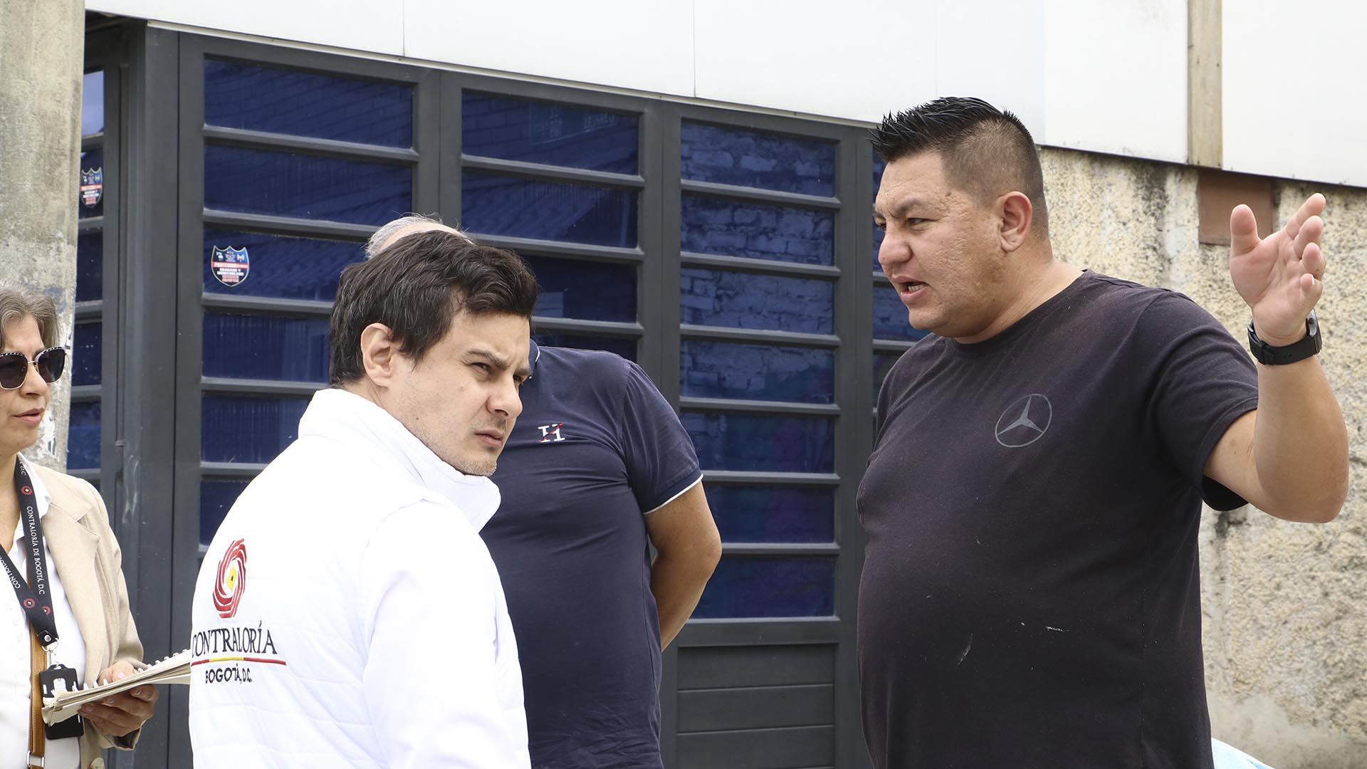 Con los equipos de Participación Ciudadana y Educación, liderados por el contralor auxiliar Javier Reyes, revisamos las obras de los colegios Villemar El Carmen y María Josefa Canelones, además de las intervenciones a 13 segmentos viales del barrio Atahualpa. Por supuesto, también escuchamos a la comunidad de esta Localidad.