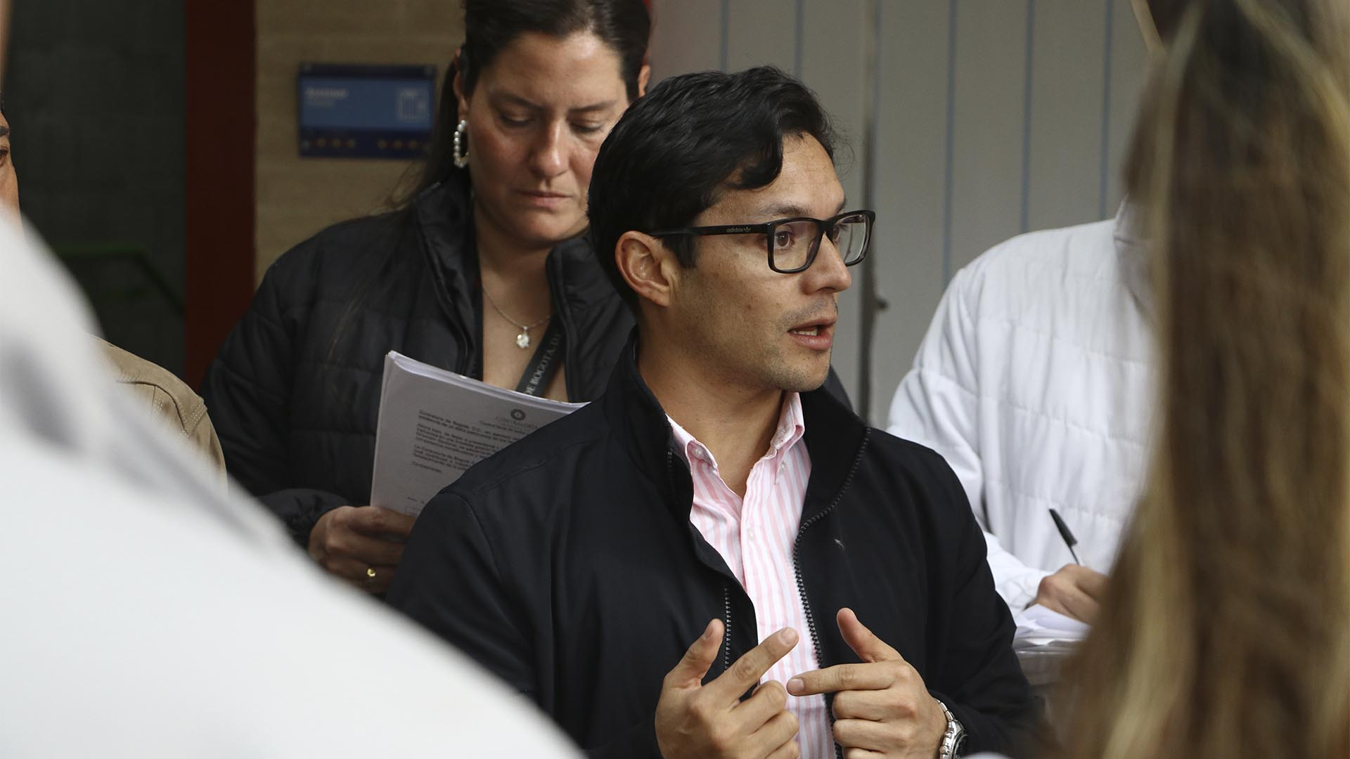 Con los equipos de Participación Ciudadana y Educación, liderados por el contralor auxiliar Javier Reyes, revisamos las obras de los colegios Villemar El Carmen y María Josefa Canelones, además de las intervenciones a 13 segmentos viales del barrio Atahualpa. Por supuesto, también escuchamos a la comunidad de esta Localidad.