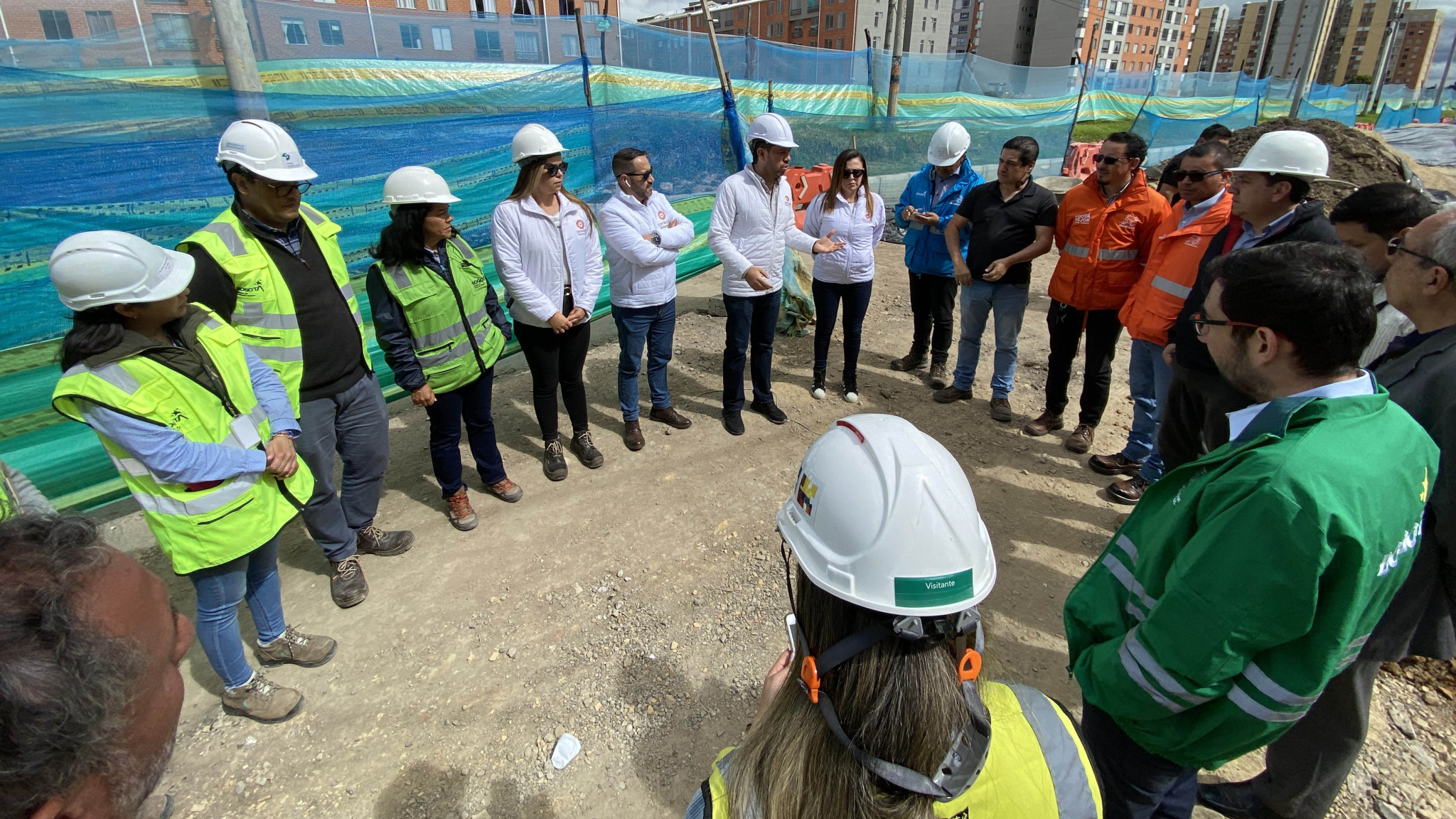 Con el equipo de la Dirección de Movilidad, visitamos las obras que se adelantan en la avenida Laureano Gómez (carrera 9) y el corredor ambiental Canal Córdoba, entre calles 129 y 170.