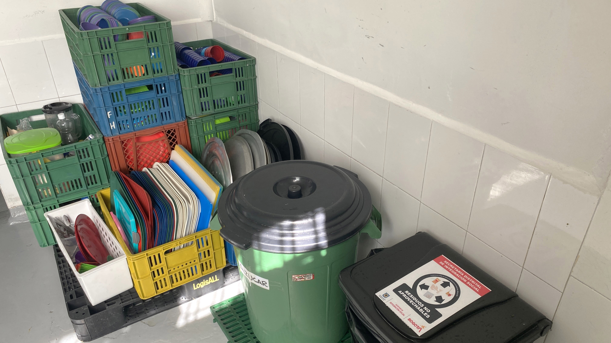 Con nuestro equipo de la Dirección de Integración Social, visitamos estos espacios distribuidos en las 20 localidades de Bogotá, en los cuales se invierten más de $11.000 millones para su funcionamiento. Seguimos vigilando los recursos de los bogotanos.