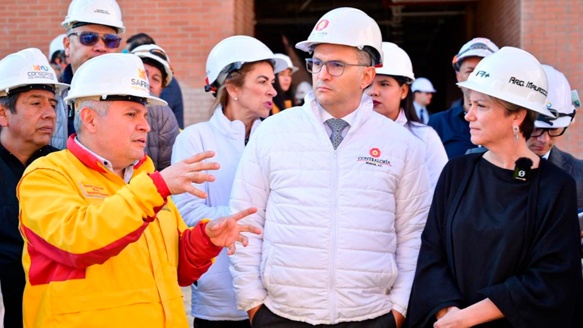 Con los equipos de las distintas sectoriales de la Contraloría de Bogotá, recorrimos 20 instituciones educativas para verificar los avances en sus construcciones, o correcta ejecución en obras de mejoramiento.
