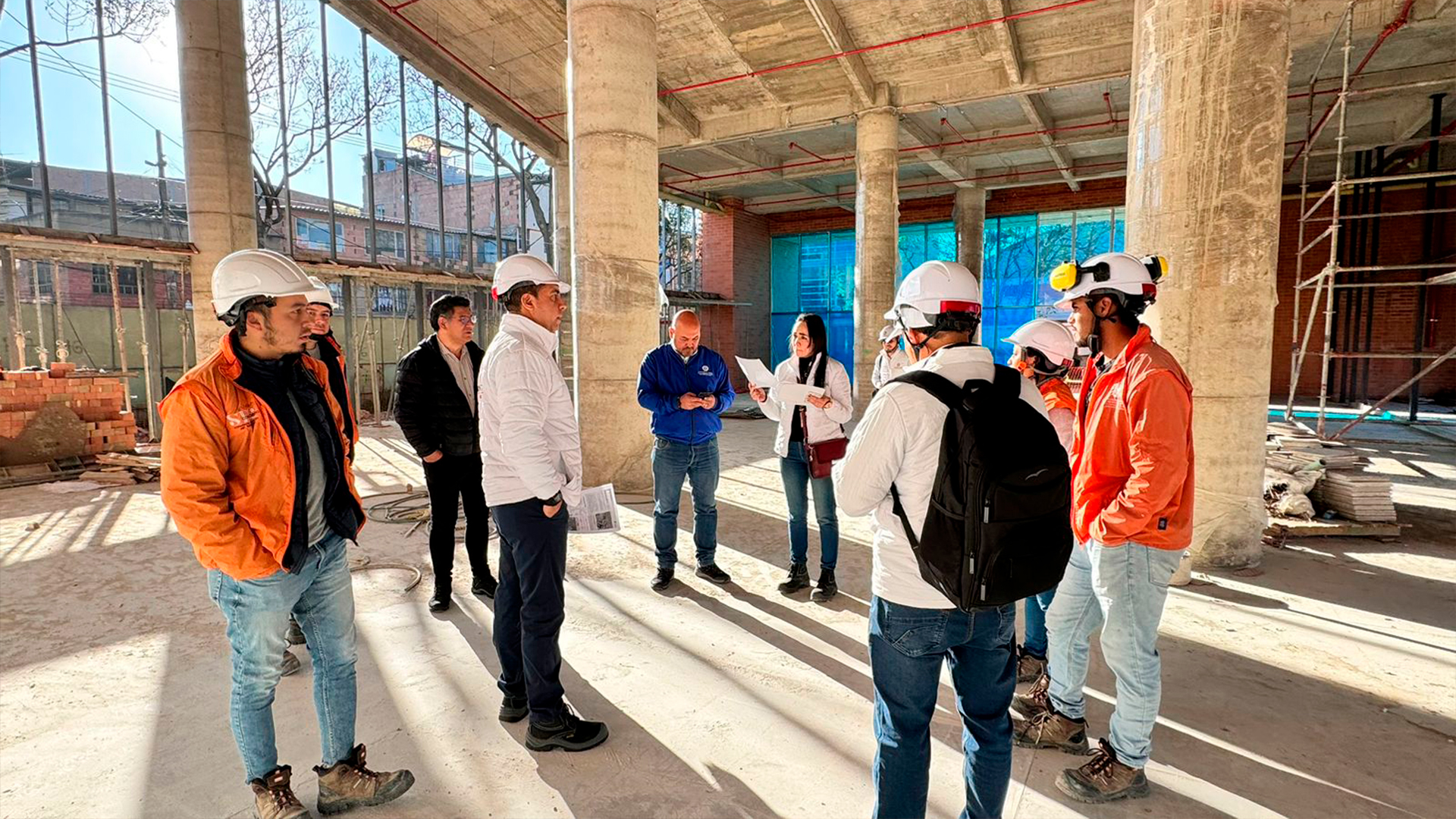 Con los equipos de las distintas sectoriales de la Contraloría de Bogotá, recorrimos 20 instituciones educativas para verificar los avances en sus construcciones, o correcta ejecución en obras de mejoramiento.