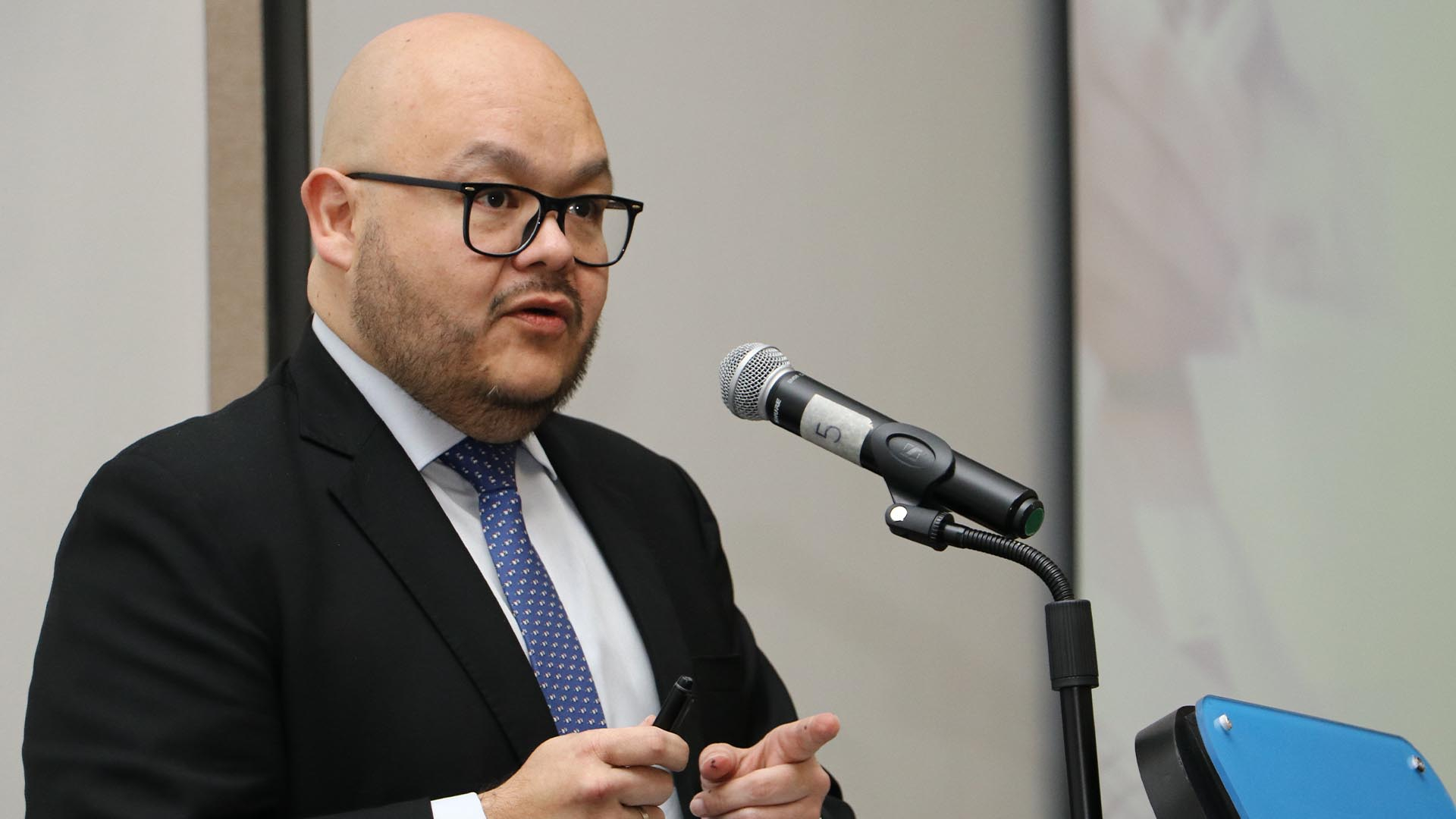 La Contraloría de Bogotá adelantó una jornada de trabajo (la primera) con los 20 nuevos alcaldes y alcaldesas locales, en la que se firmó un 'Pacto por la Transparencia', se habló del cuidado que debe tenerse en la contratación y también de la importancia que tiene el control fiscal.