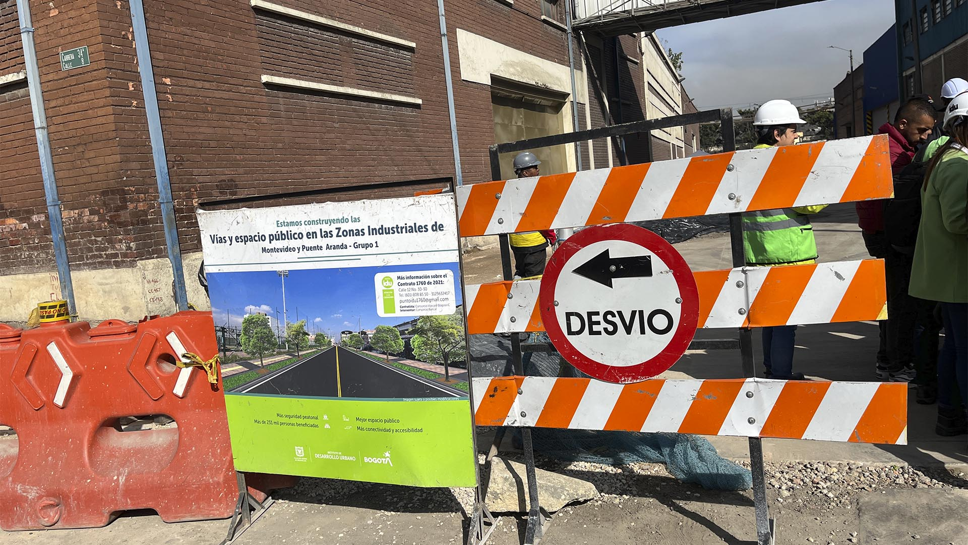 La Contraloría de Bogotá a través de la Dirección Sectorial de Movilidad, realizó un recorrido por las obras de valorización en la Zona Industrial de Puente Aranda, supervisadas por una Comisión Accidental, integrada por 7 Concejales de Bogotá.