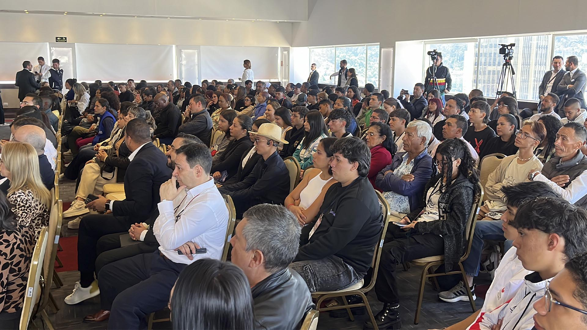El Contralor de Bogotá, Julián Mauricio Ruiz, participó en el Segundo Encuentro Nacional de Contralores Estudiantiles, en el cual les envió un mensaje de apoyo y de acompañamiento permanente. “Ustedes son los primeros dolientes de los recursos públicos”, dijo el Contralor a los estudiantes de colegios y escuelas públicas.