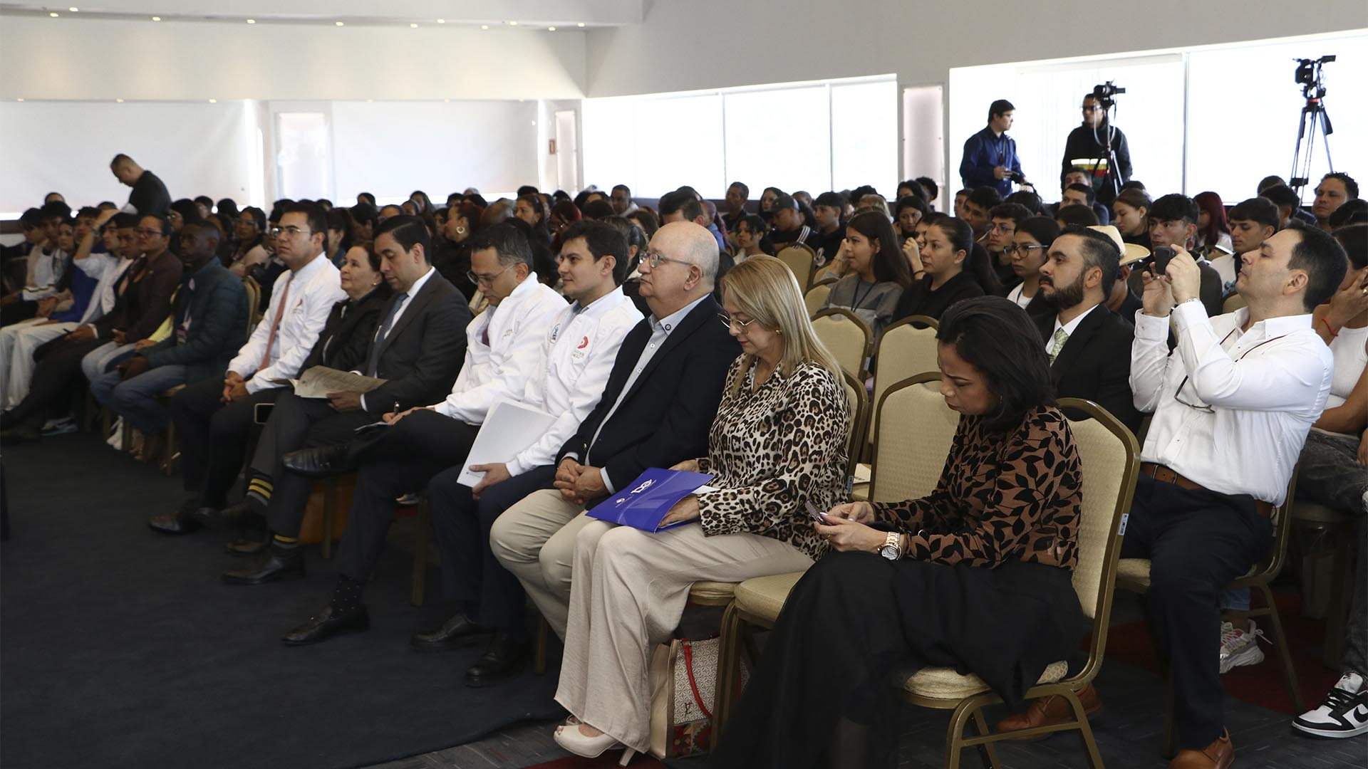 El Contralor de Bogotá, Julián Mauricio Ruiz, participó en el Segundo Encuentro Nacional de Contralores Estudiantiles, en el cual les envió un mensaje de apoyo y de acompañamiento permanente. “Ustedes son los primeros dolientes de los recursos públicos”, dijo el Contralor a los estudiantes de colegios y escuelas públicas.