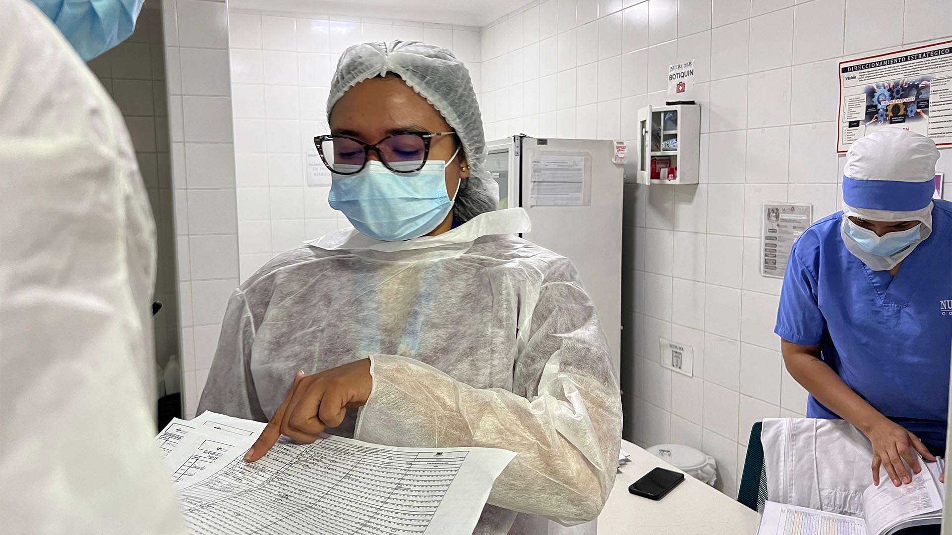 Una jornada especial de control a los hospitales de Bogotá, realizó la Contraloría con cerca de 100 funcionarios -liderados por el contralor Julián Mauricio Ruiz- que visitaron simultáneamente diez hospitales. En estos lugares se revisaron: inventarios de medicamentos, estado de equipos biomédicos, agendamiento de citas y dietas para pacientes.