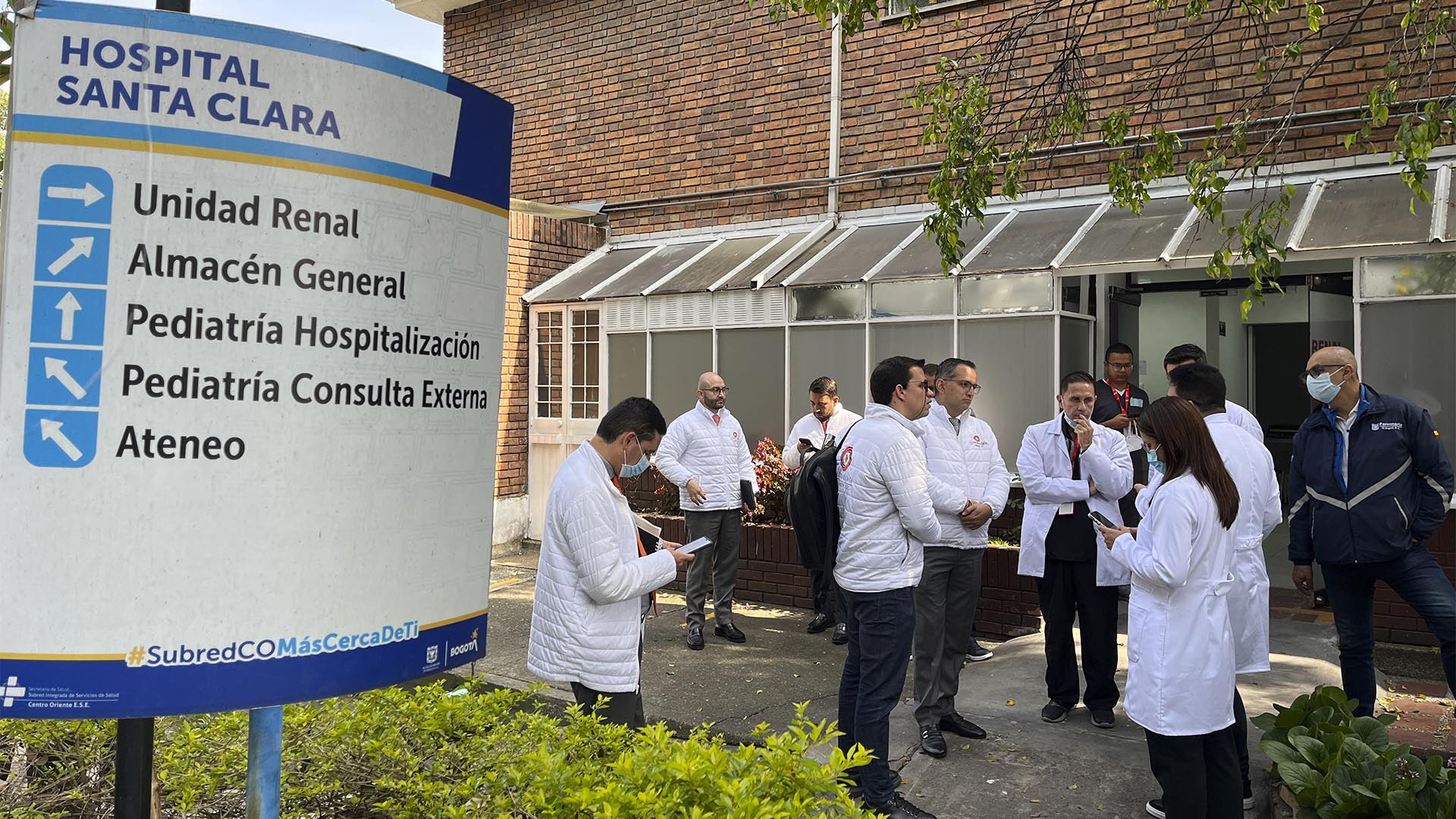 Una jornada especial de control a los hospitales de Bogotá, realizó la Contraloría con cerca de 100 funcionarios -liderados por el contralor Julián Mauricio Ruiz- que visitaron simultáneamente diez hospitales. En estos lugares se revisaron: inventarios de medicamentos, estado de equipos biomédicos, agendamiento de citas y dietas para pacientes.