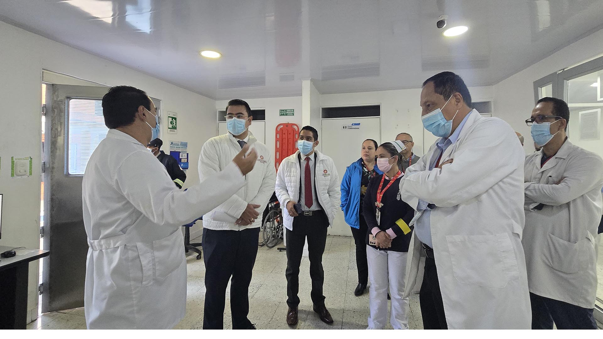Una jornada especial de control a los hospitales de Bogotá, realizó la Contraloría con cerca de 100 funcionarios -liderados por el contralor Julián Mauricio Ruiz- que visitaron simultáneamente diez hospitales. En estos lugares se revisaron: inventarios de medicamentos, estado de equipos biomédicos, agendamiento de citas y dietas para pacientes.