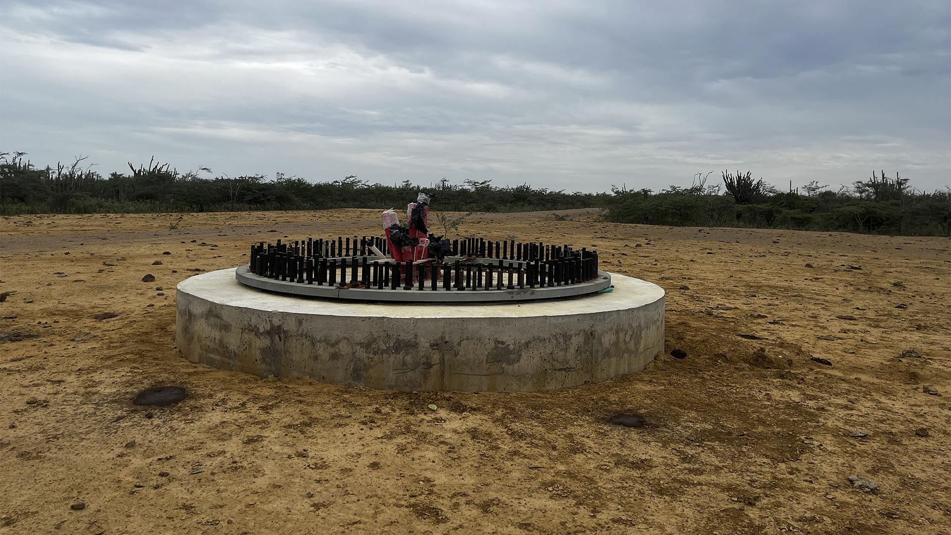 Luego de que el Contralor de Bogotá, Julián Mauricio Ruiz, instalara (en junio y desde La Guajira) una ‘Actuación Especial de Fiscalización’ a Enel Colombia S.A, la Dirección del Servicios Públicos se trasladó a ese Departamento para constatar el estado de 41 aerogeneradores (en los cuales se invirtieron $150 mil millones) que fueron importados para el Parque Eólico Windpeshi, un mega proyecto de Enel Colombia cuya construcción fue suspendida indefinidamente desde mayo de 2023.