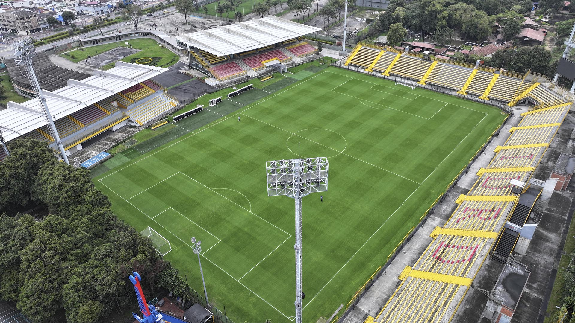 La Dirección Sectorial de Cultura, Recreación y Deporte, adelantó una visita al Estadio de Techo para verificar el estado de las adecuaciones y mantenimientos de escenarios deportivos hechos dentro del contrato 3187 de 2023, y cuya inversión supera los $10 mil millones.
