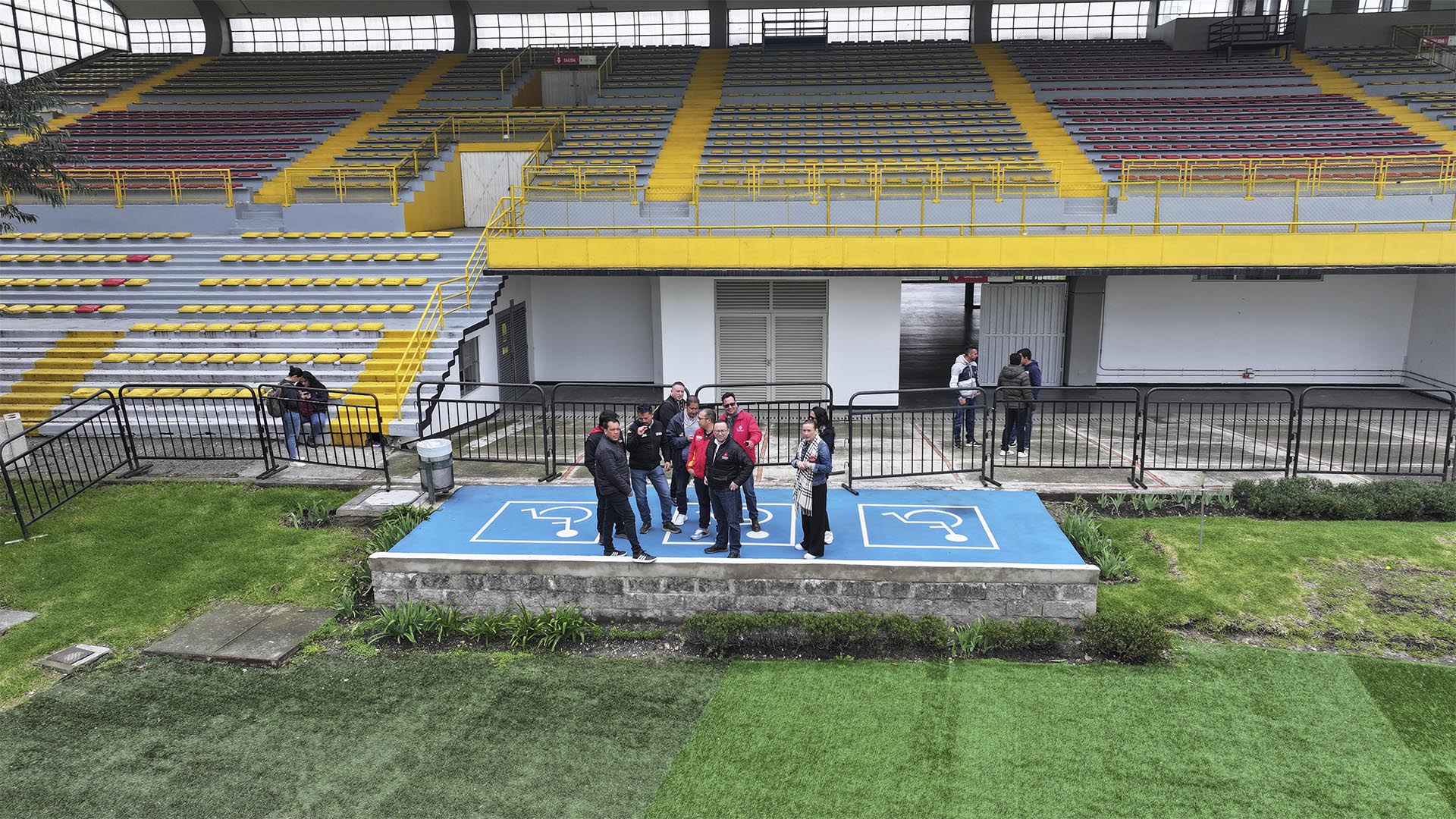 La Dirección Sectorial de Cultura, Recreación y Deporte, adelantó una visita al Estadio de Techo para verificar el estado de las adecuaciones y mantenimientos de escenarios deportivos hechos dentro del contrato 3187 de 2023, y cuya inversión supera los $10 mil millones.