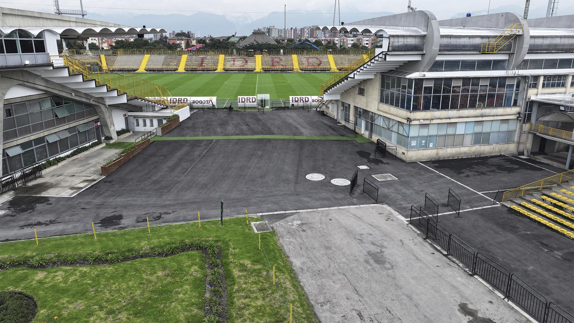 La Dirección Sectorial de Cultura, Recreación y Deporte, adelantó una visita al Estadio de Techo para verificar el estado de las adecuaciones y mantenimientos de escenarios deportivos hechos dentro del contrato 3187 de 2023, y cuya inversión supera los $10 mil millones.