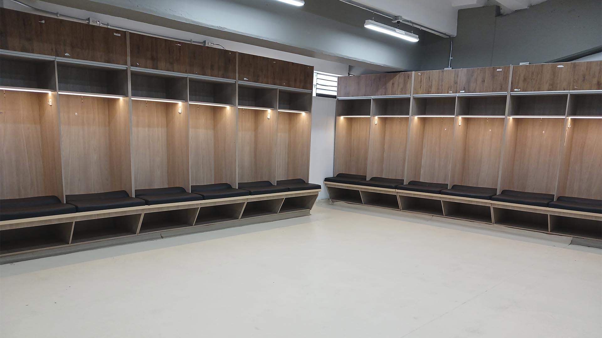 La Dirección Sectorial de Cultura, Recreación y Deporte, adelantó una visita al Estadio de Techo para verificar el estado de las adecuaciones y mantenimientos de escenarios deportivos hechos dentro del contrato 3187 de 2023, y cuya inversión supera los $10 mil millones.