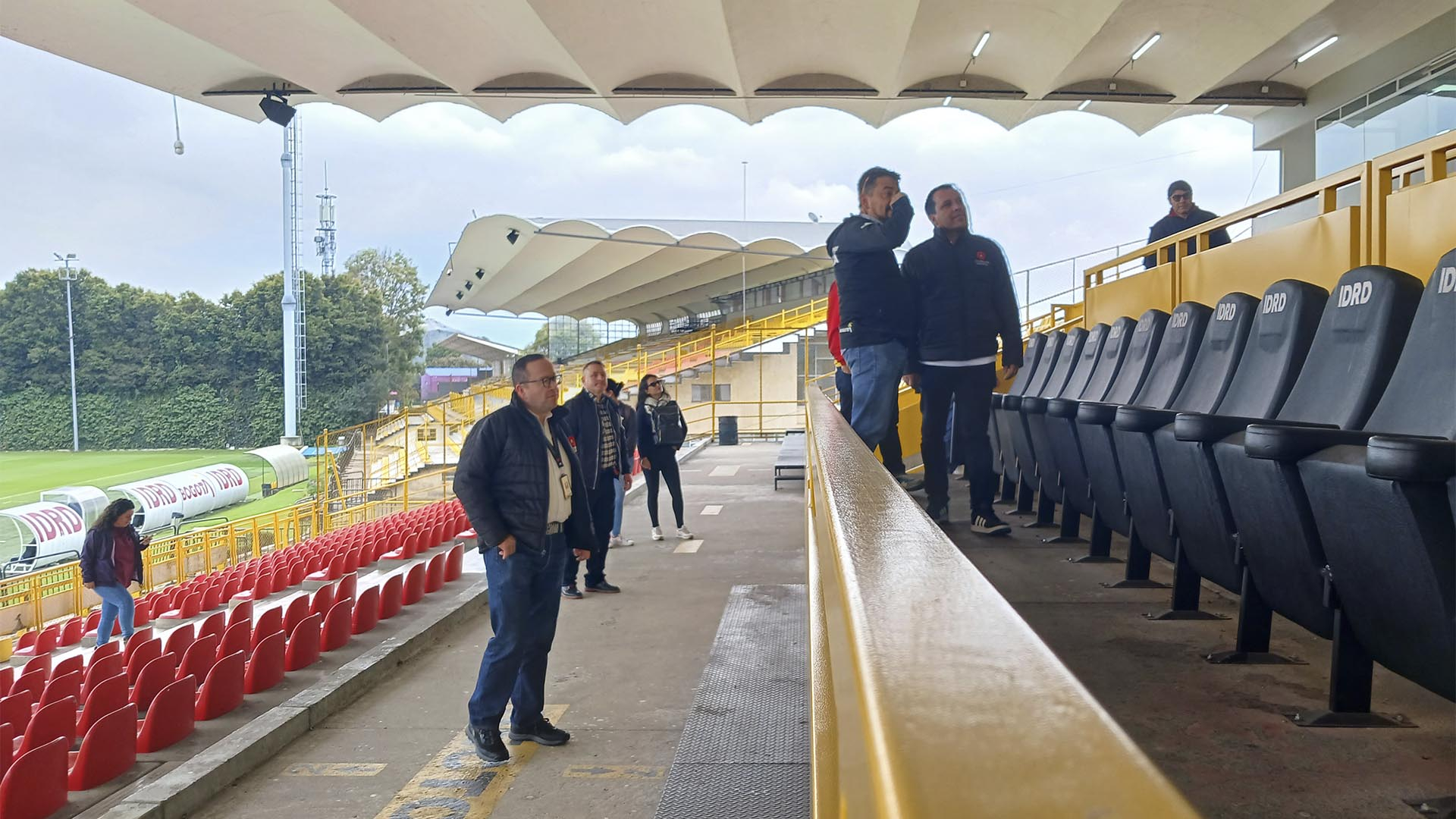 La Dirección Sectorial de Cultura, Recreación y Deporte, adelantó una visita al Estadio de Techo para verificar el estado de las adecuaciones y mantenimientos de escenarios deportivos hechos dentro del contrato 3187 de 2023, y cuya inversión supera los $10 mil millones.