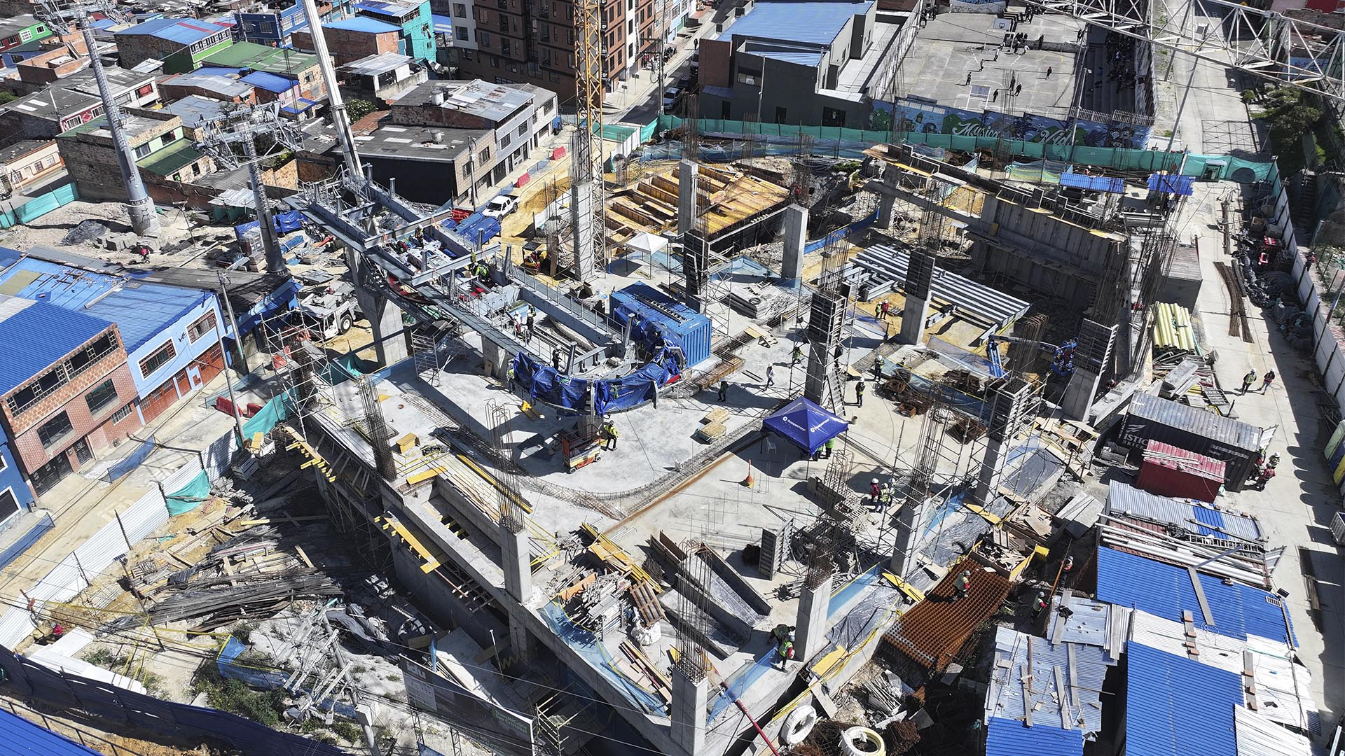 Dentro del programa "Vamos a la Obra", la Dirección Sectorial de Movilidad de la Contraloría de Bogotá, llevó a cabo una visita para verificar en terreno los avances de las obras que se adelantan en la Localidad de San Cristóbal para la construcción y puesta en marcha del TransMiCable.