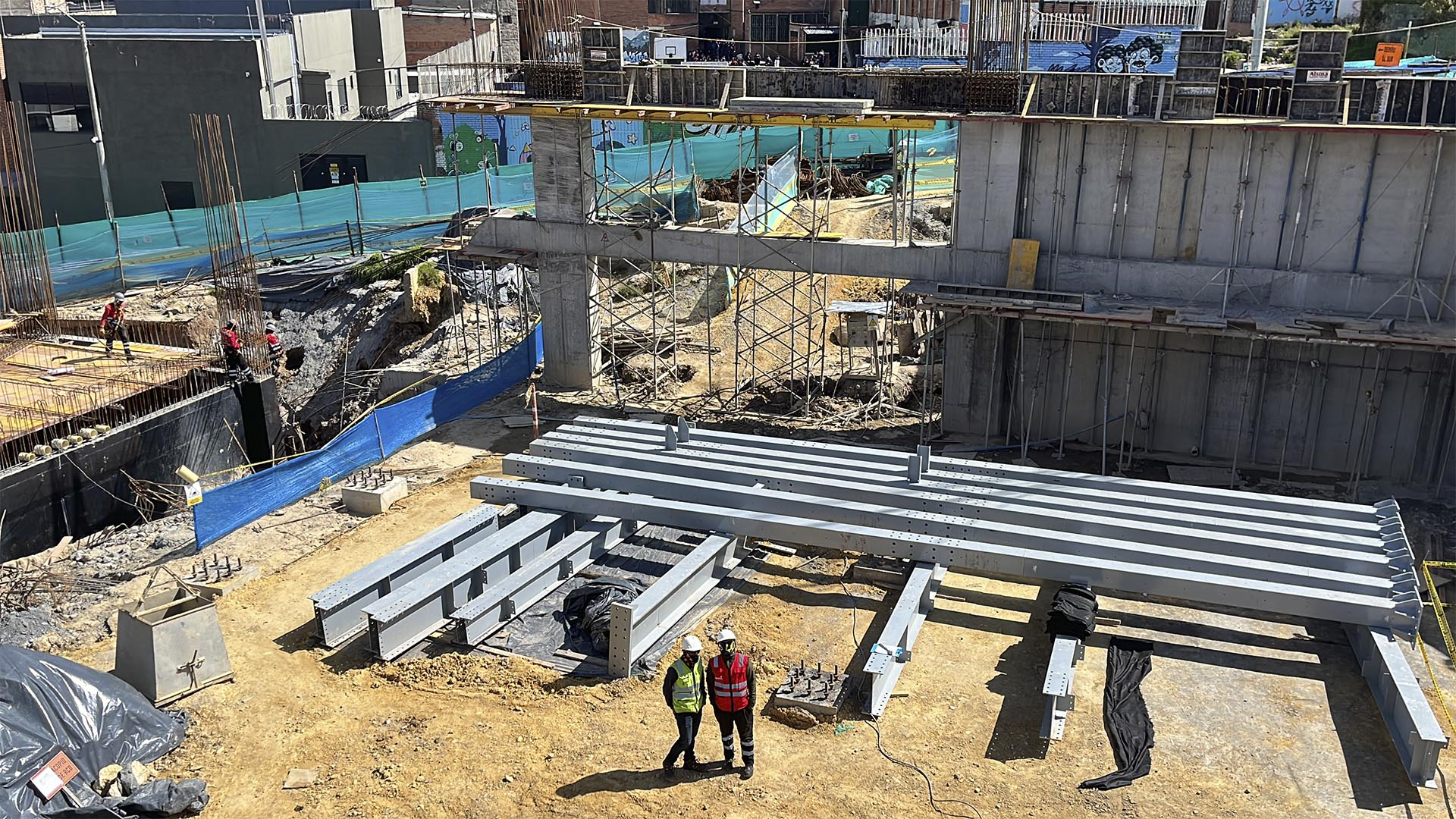 Dentro del programa "Vamos a la Obra", la Dirección Sectorial de Movilidad de la Contraloría de Bogotá, llevó a cabo una visita para verificar en terreno los avances de las obras que se adelantan en la Localidad de San Cristóbal para la construcción y puesta en marcha del TransMiCable.