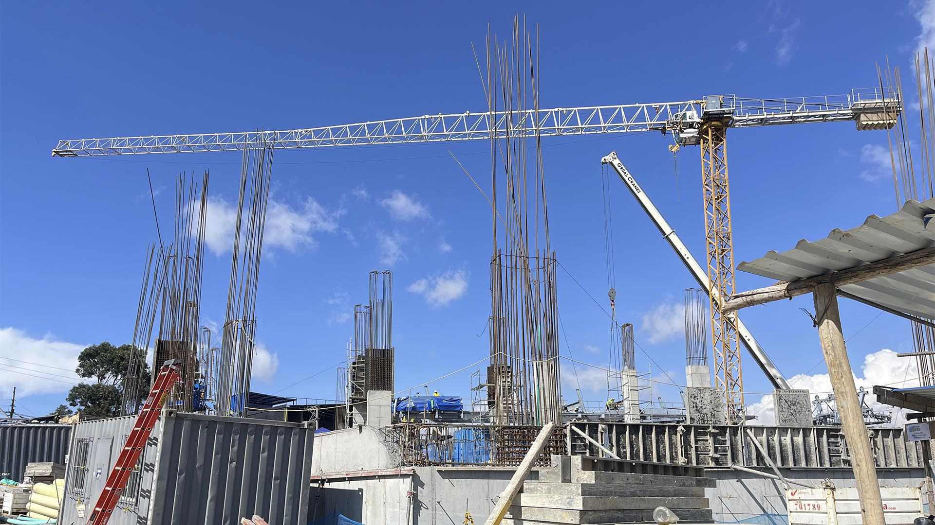 Dentro del programa "Vamos a la Obra", la Dirección Sectorial de Movilidad de la Contraloría de Bogotá, llevó a cabo una visita para verificar en terreno los avances de las obras que se adelantan en la Localidad de San Cristóbal para la construcción y puesta en marcha del TransMiCable.
