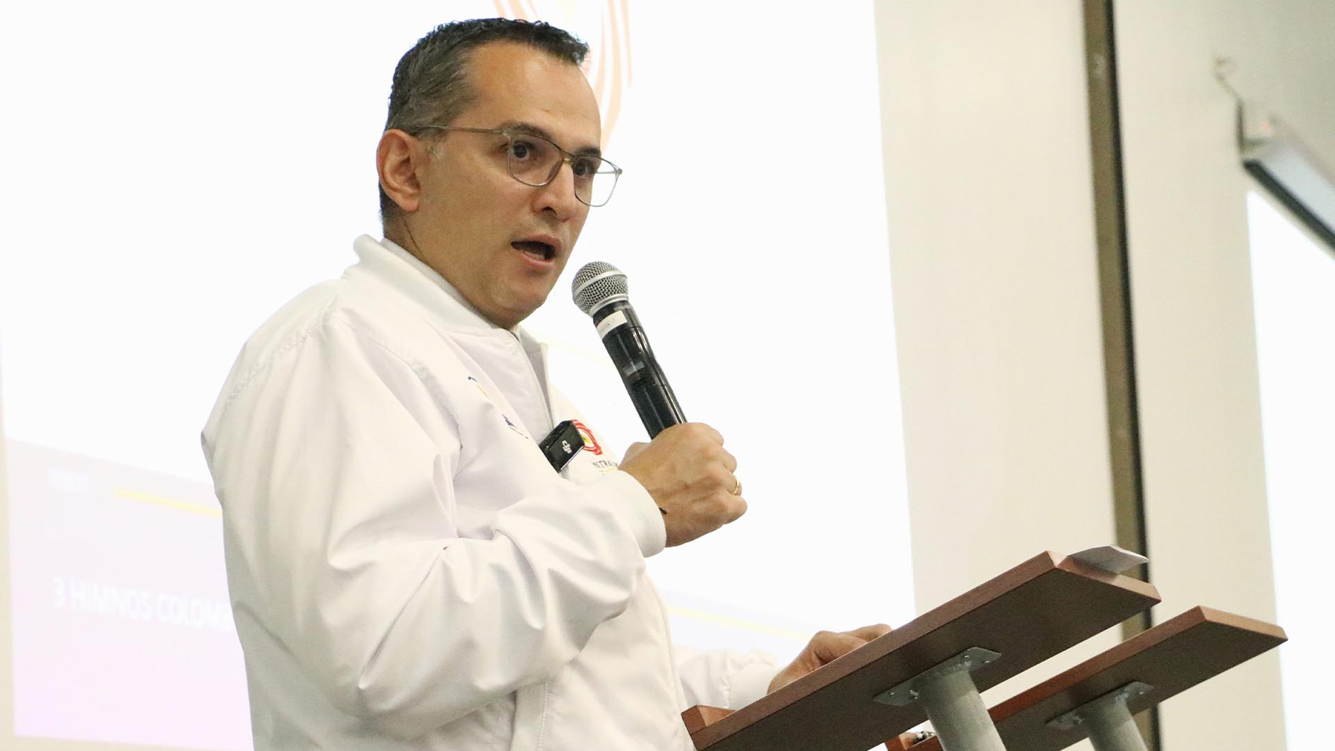La Contraloría, en articulación con la Secretaría de Educación y el Instituto Distrital de la Participación y Acción Comunal – IDPAC, posesionó a 412 jóvenes como Contralores Estudiantiles para el 2025. Este evento constituye un hito en materia de participación ciudadana y control social, al consolidar el compromiso de las nuevas generaciones con la vigilancia de los recursos públicos y la transparencia en las instituciones educativas del Distrito.