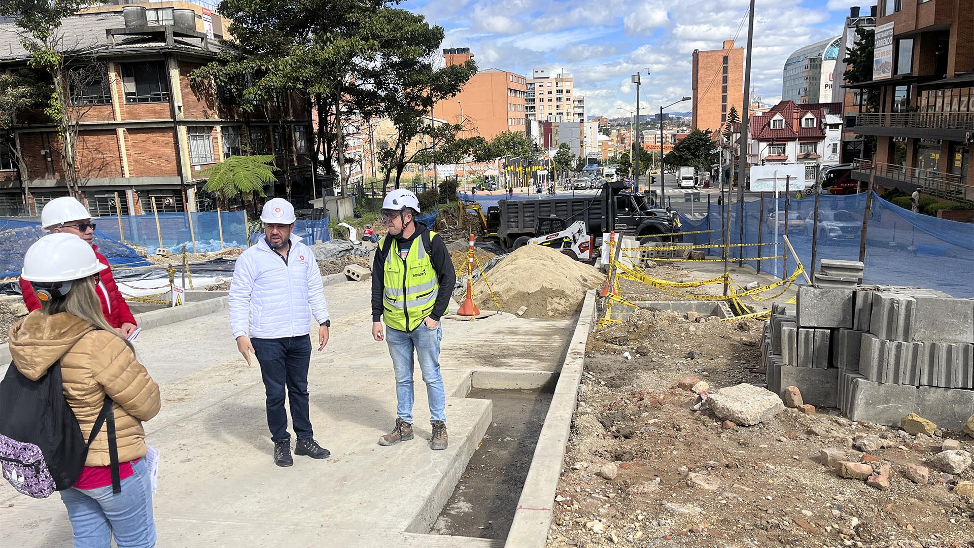 La Dirección Sectorial de Movilidad llevó a cabo un recorrido por las obras de la avenida Francisco Miranda (calle 45 entre carreras 5a y 7a), donde se evidenció un atraso del 21 %. Ante esto, la Contraloría hará un seguimiento constante a este proyecto que busca beneficiar a los habitantes de la Localidad de Chapinero.