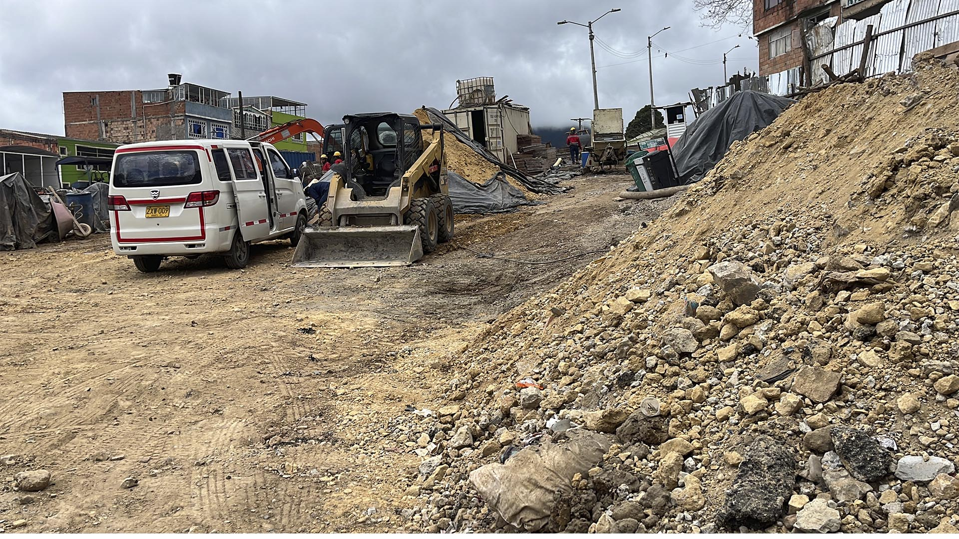 La Dirección de Participación Ciudadana de la Contraloría llevó a cabo una visita especial a la Localidad de San Cristóbal, a obras de mitigación en el barrio La Colmena y al parque La Joyita -entre otras-. Estas visitas seguirán adelantándose por toda la ciudad.