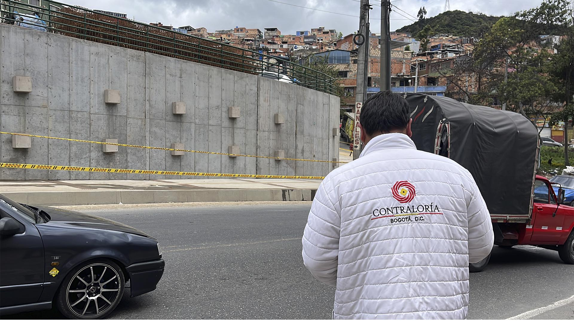 La Dirección de Participación Ciudadana de la Contraloría llevó a cabo una visita especial a la Localidad de San Cristóbal, a obras de mitigación en el barrio La Colmena y al parque La Joyita -entre otras-. Estas visitas seguirán adelantándose por toda la ciudad.