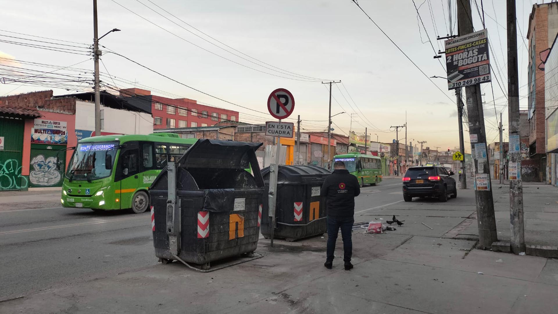 En una jornada especial, en la que participa todo el equipo directivo de la Contraloría de Bogotá y con apoyo de más de 150 funcionarios, el organismo de control fiscal levanta un inventario de los contenedores de basura instalados en la capital.