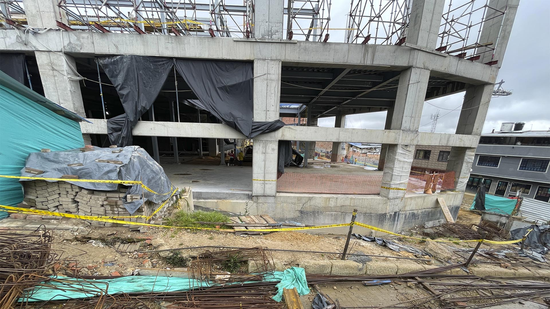 La Dirección Sectorial de Movilidad de la Contraloría adelantó una nueva visita al avance del TransMiCable, ubicado en la Localidad de San Cristóbal, obra que supera los $364 mil millones y que registra un avance del 74 %.